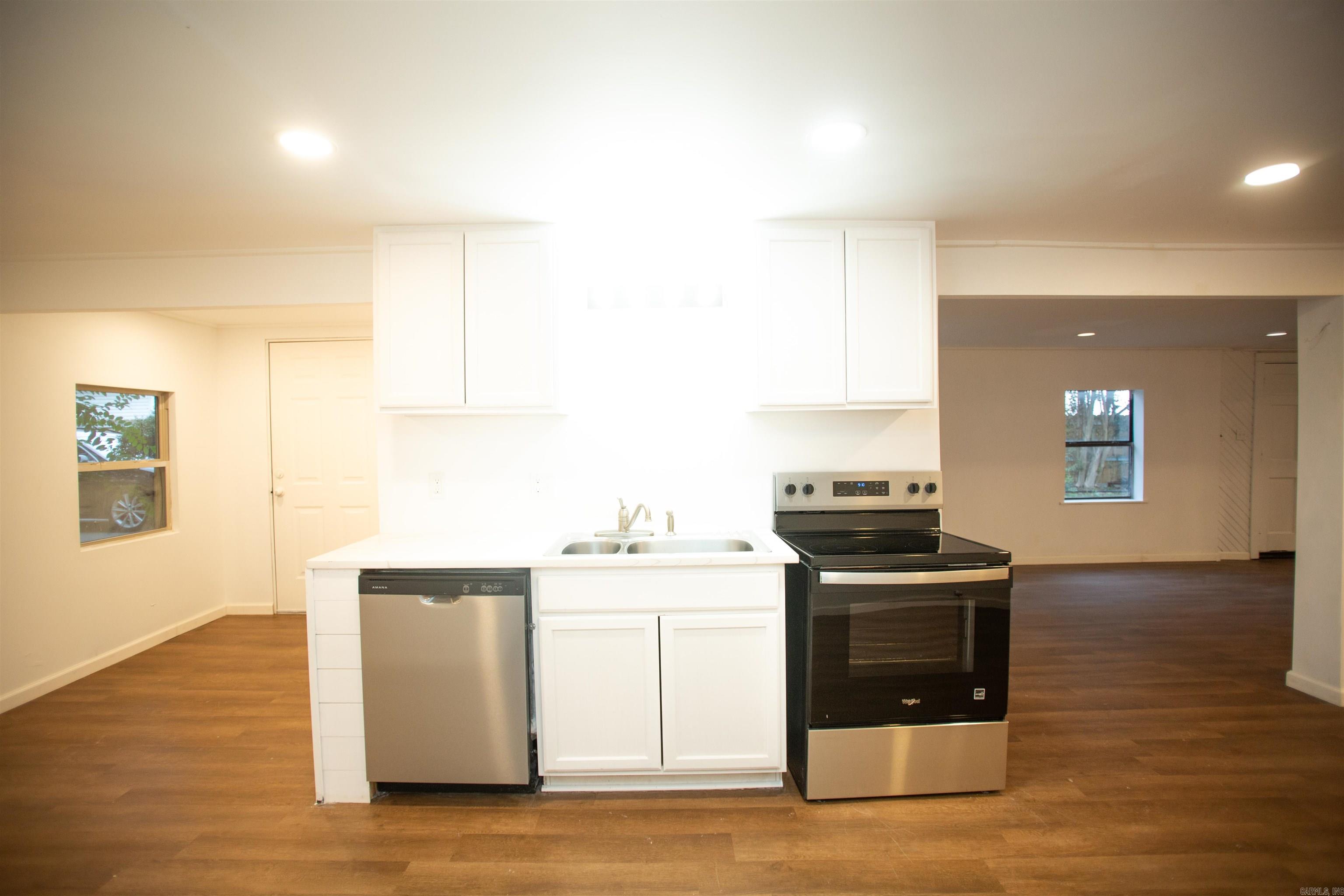 River Manor Estates - Residential Lease