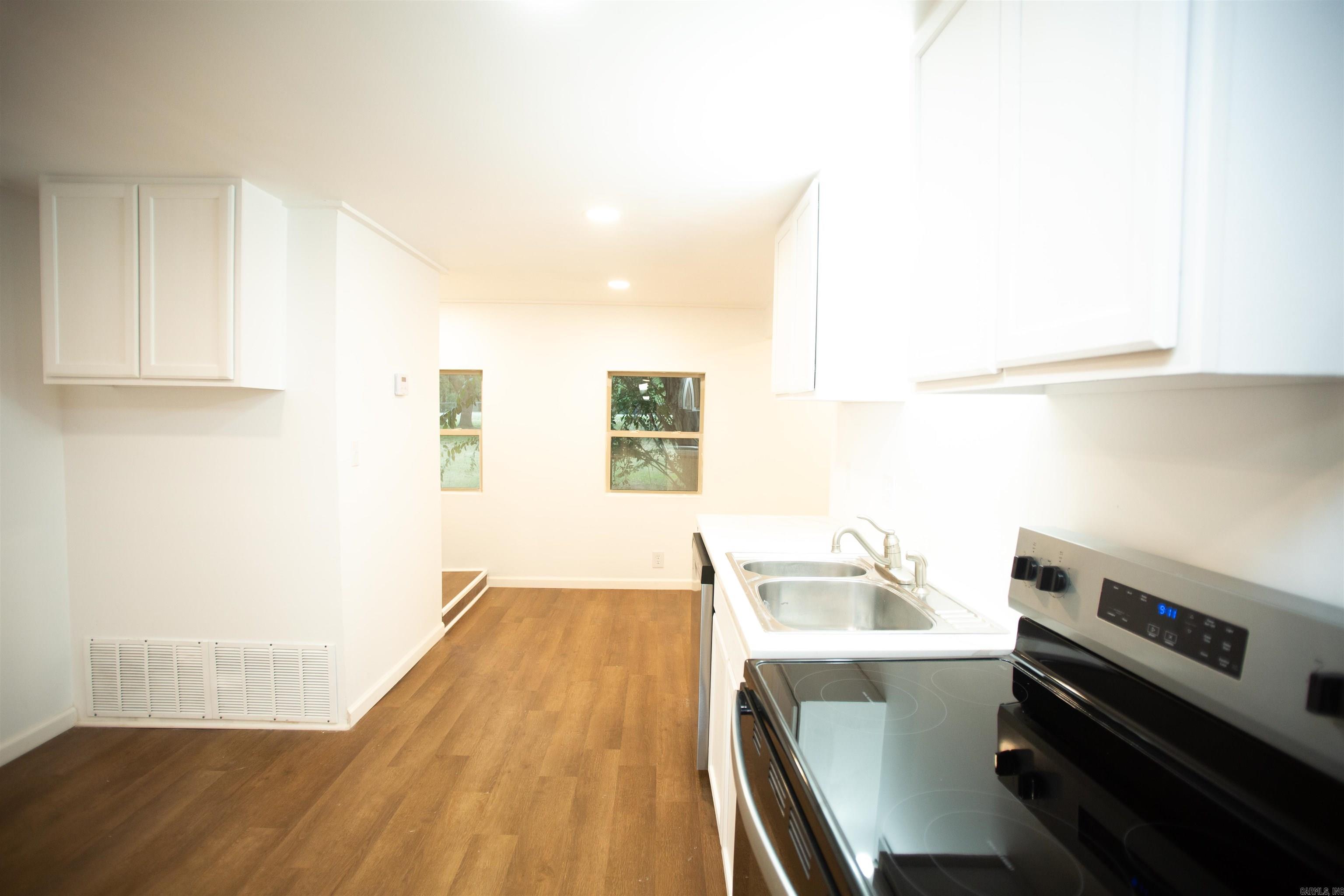 River Manor Estates - Residential Lease