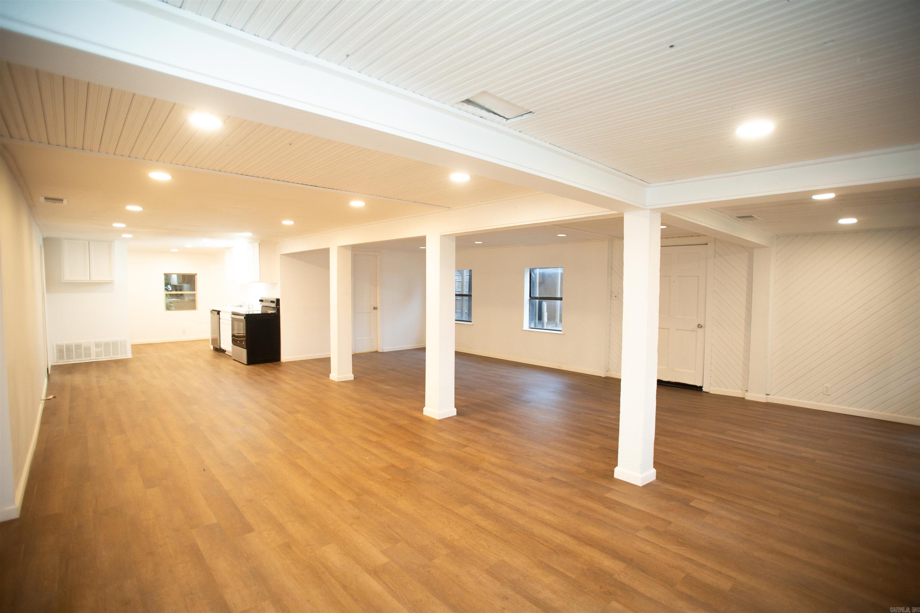 River Manor Estates - Residential Lease