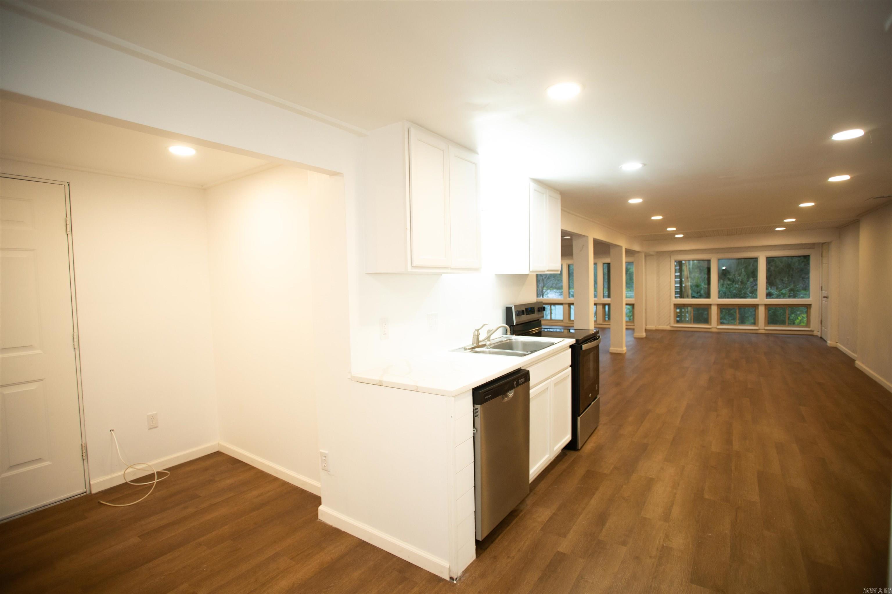 River Manor Estates - Residential Lease