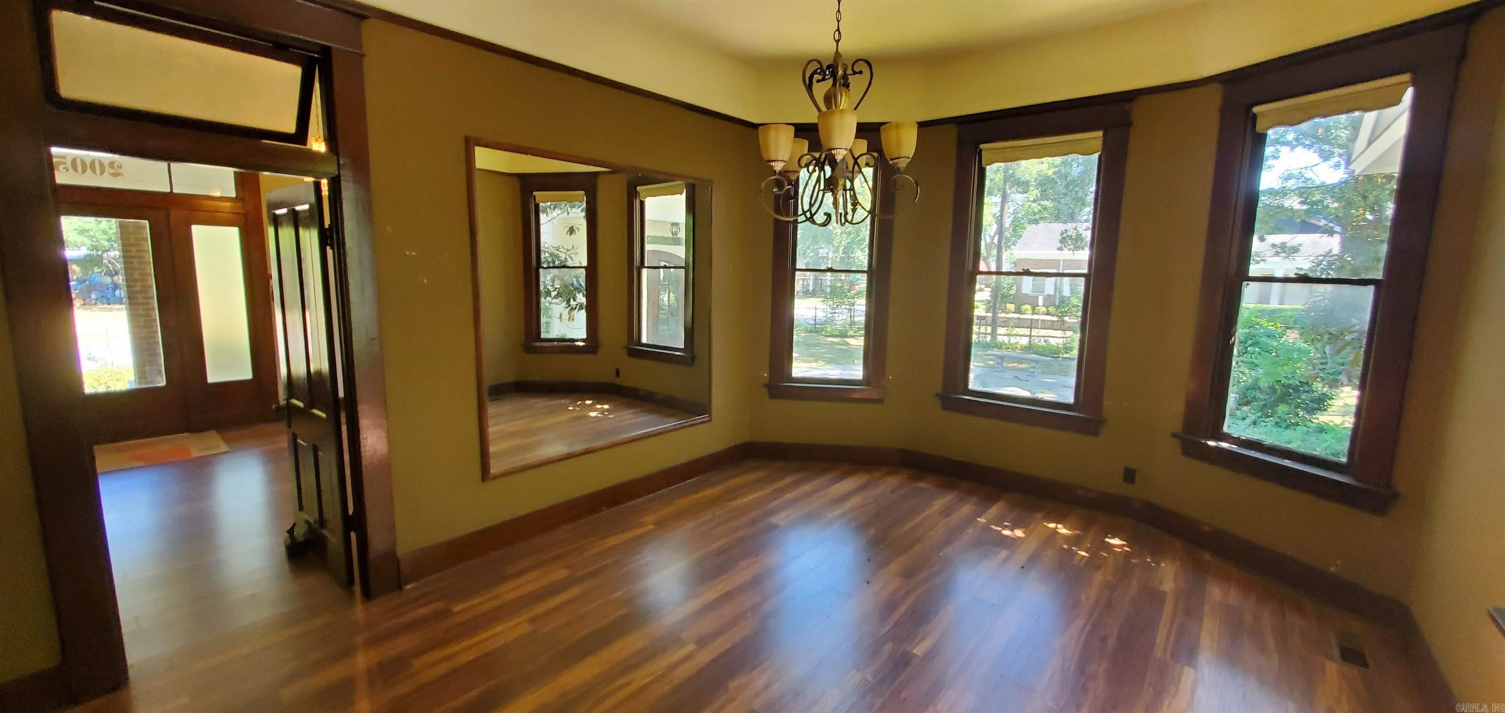 North Argenta - Commercial Sale