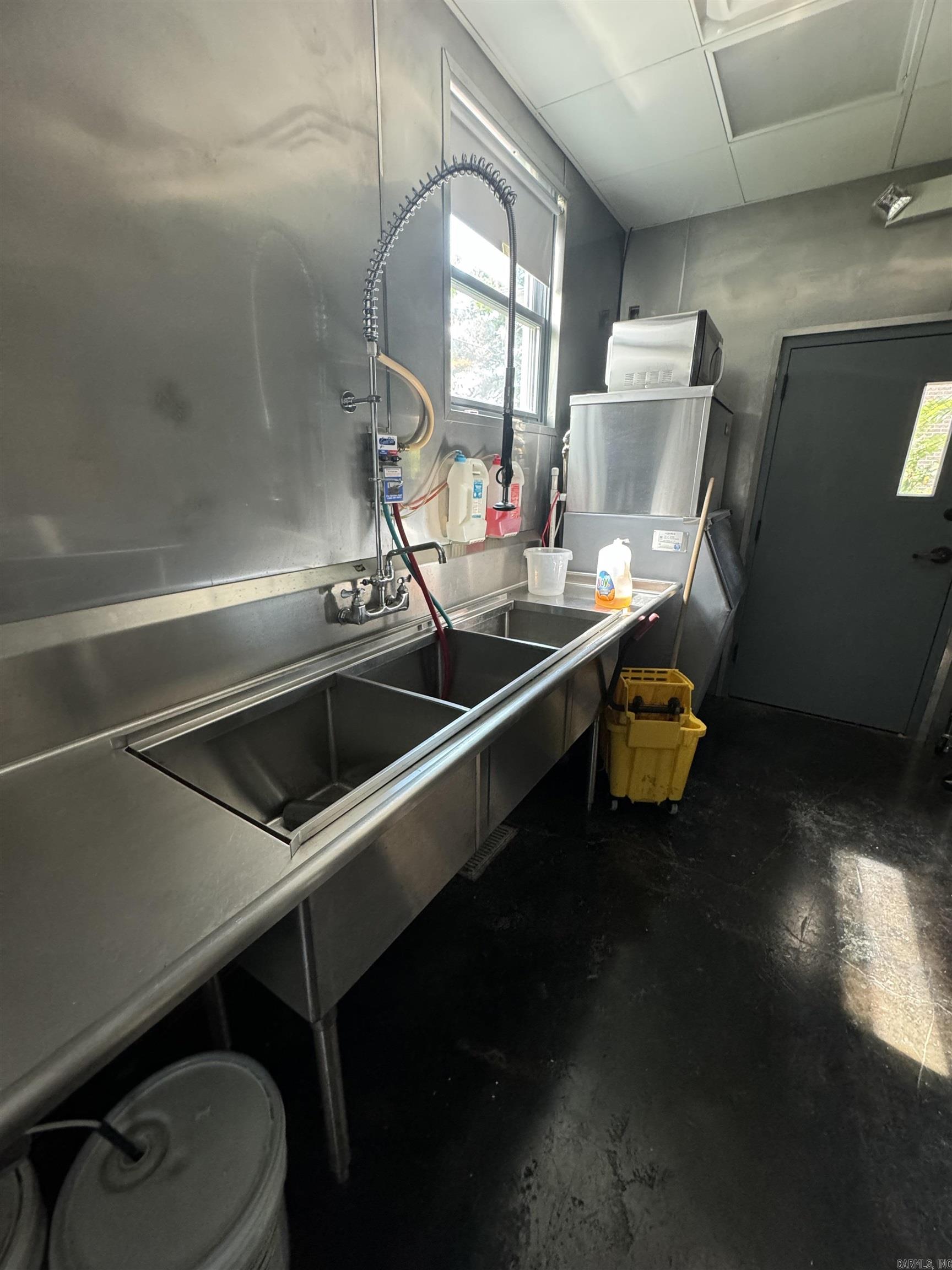 North Argenta - Commercial Sale