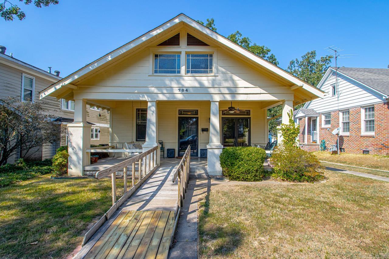 PULASKI HEIGHTS - Residential