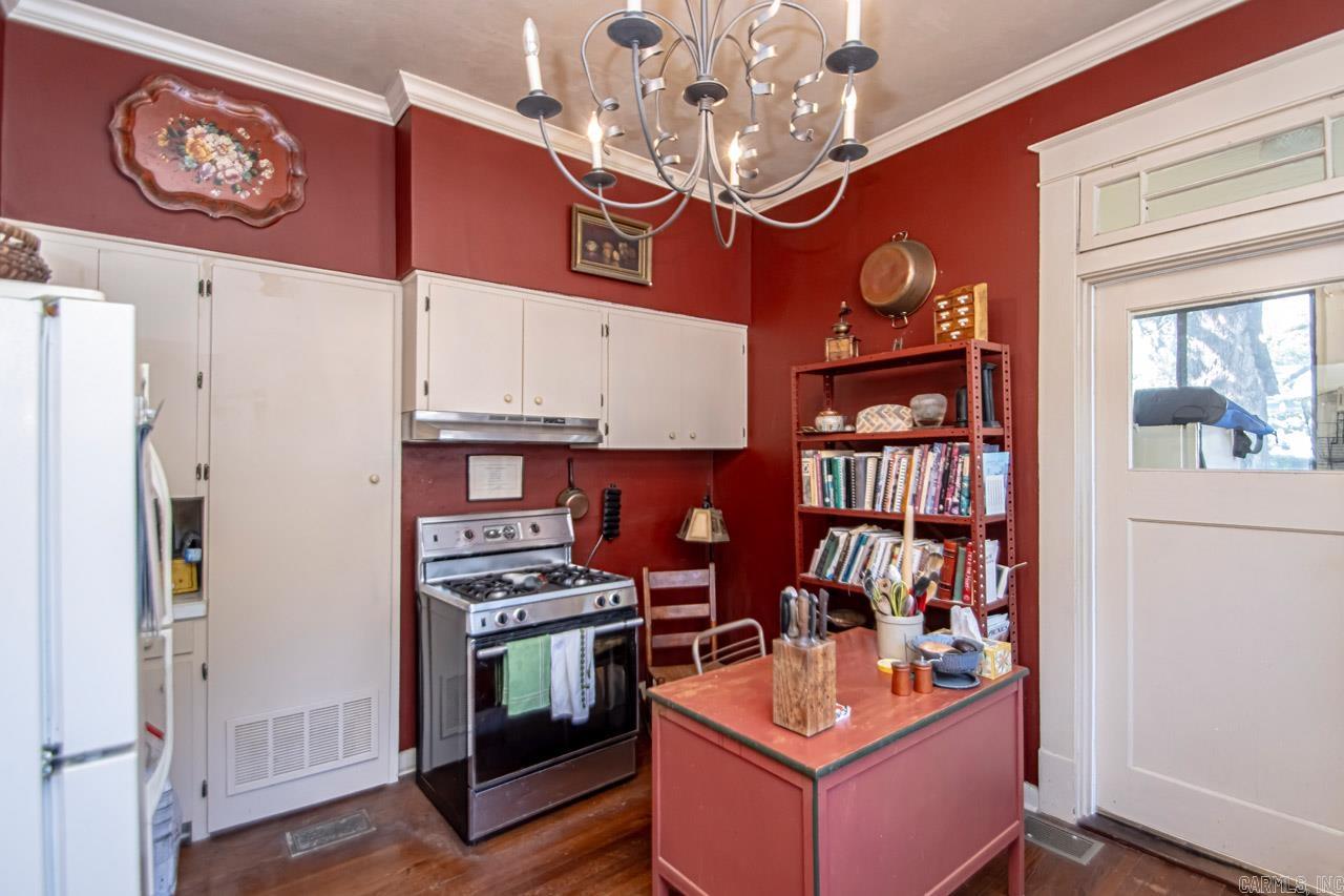 PULASKI HEIGHTS - Residential