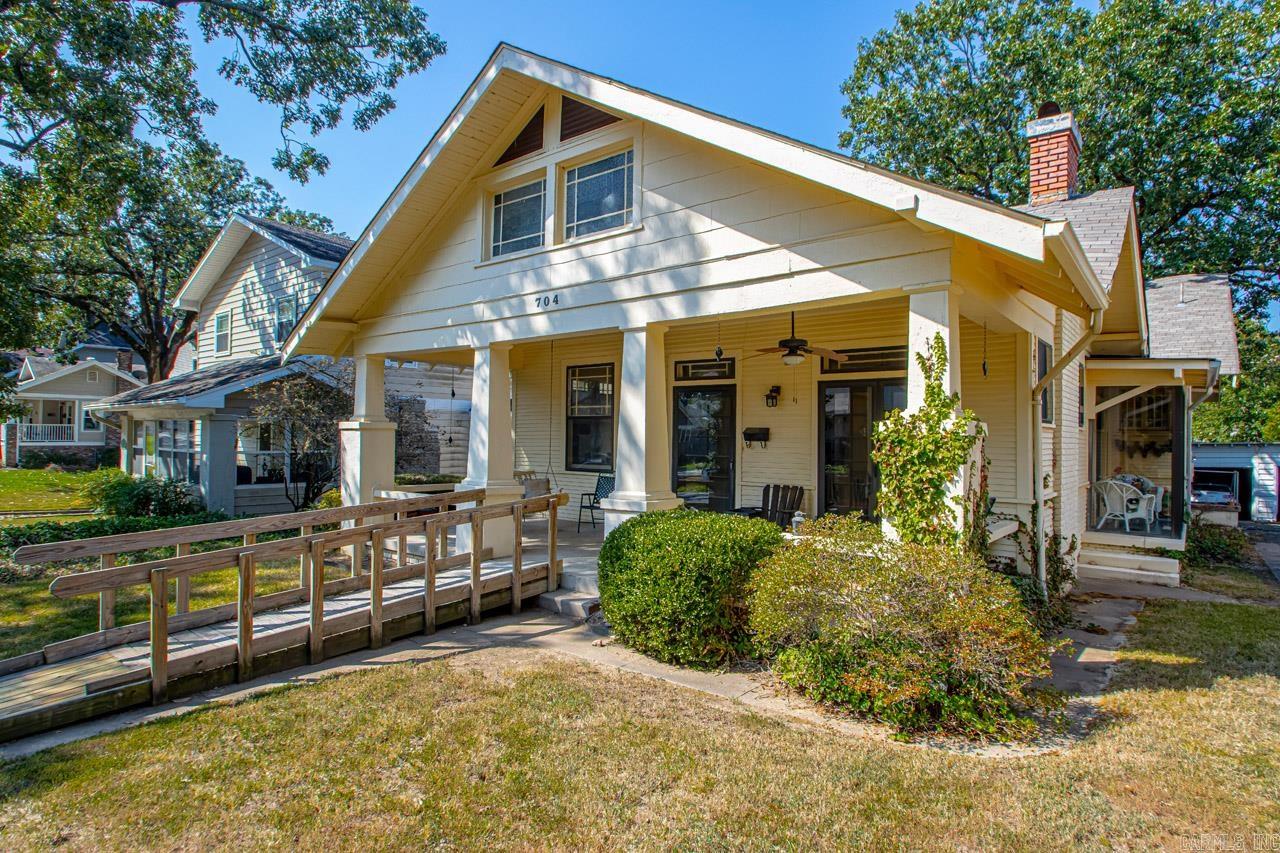 PULASKI HEIGHTS - Residential