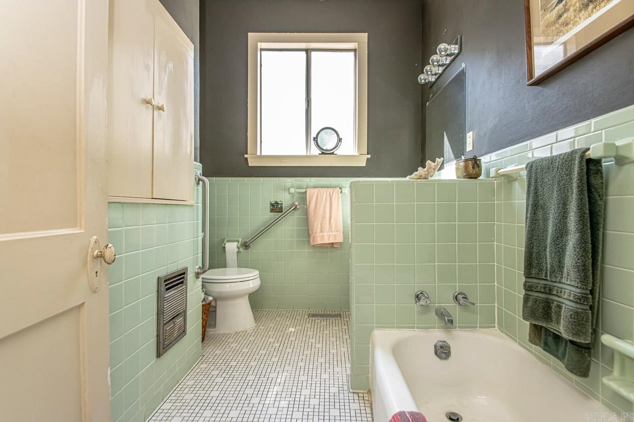 PULASKI HEIGHTS - Residential