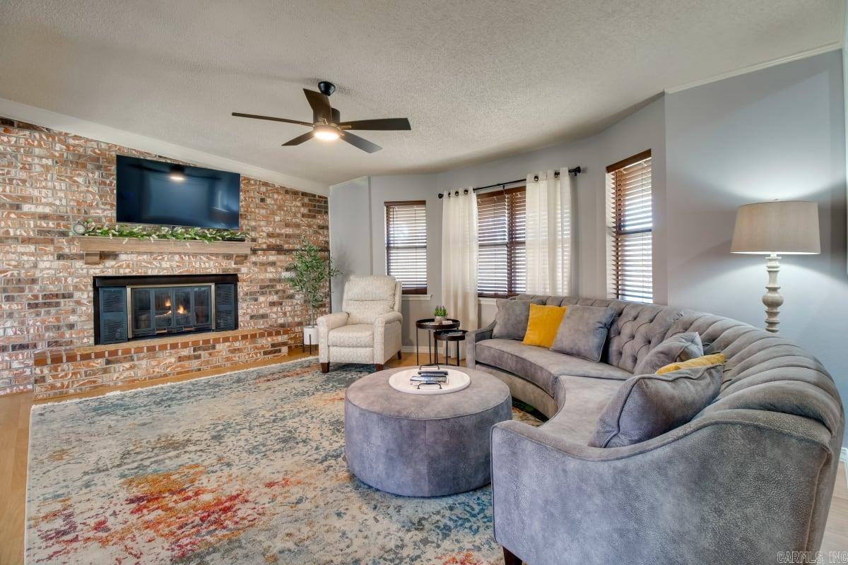 LYNNWOOD EST - Residential