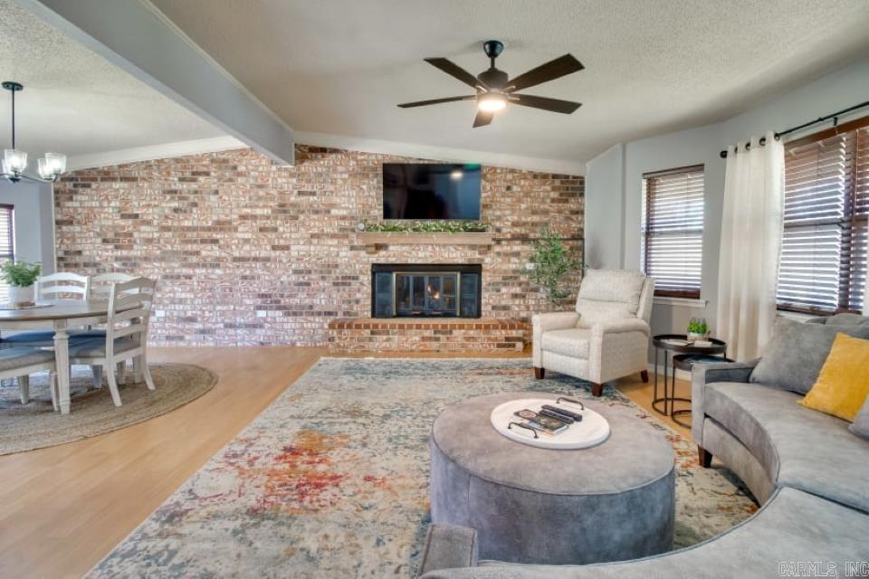 LYNNWOOD EST - Residential