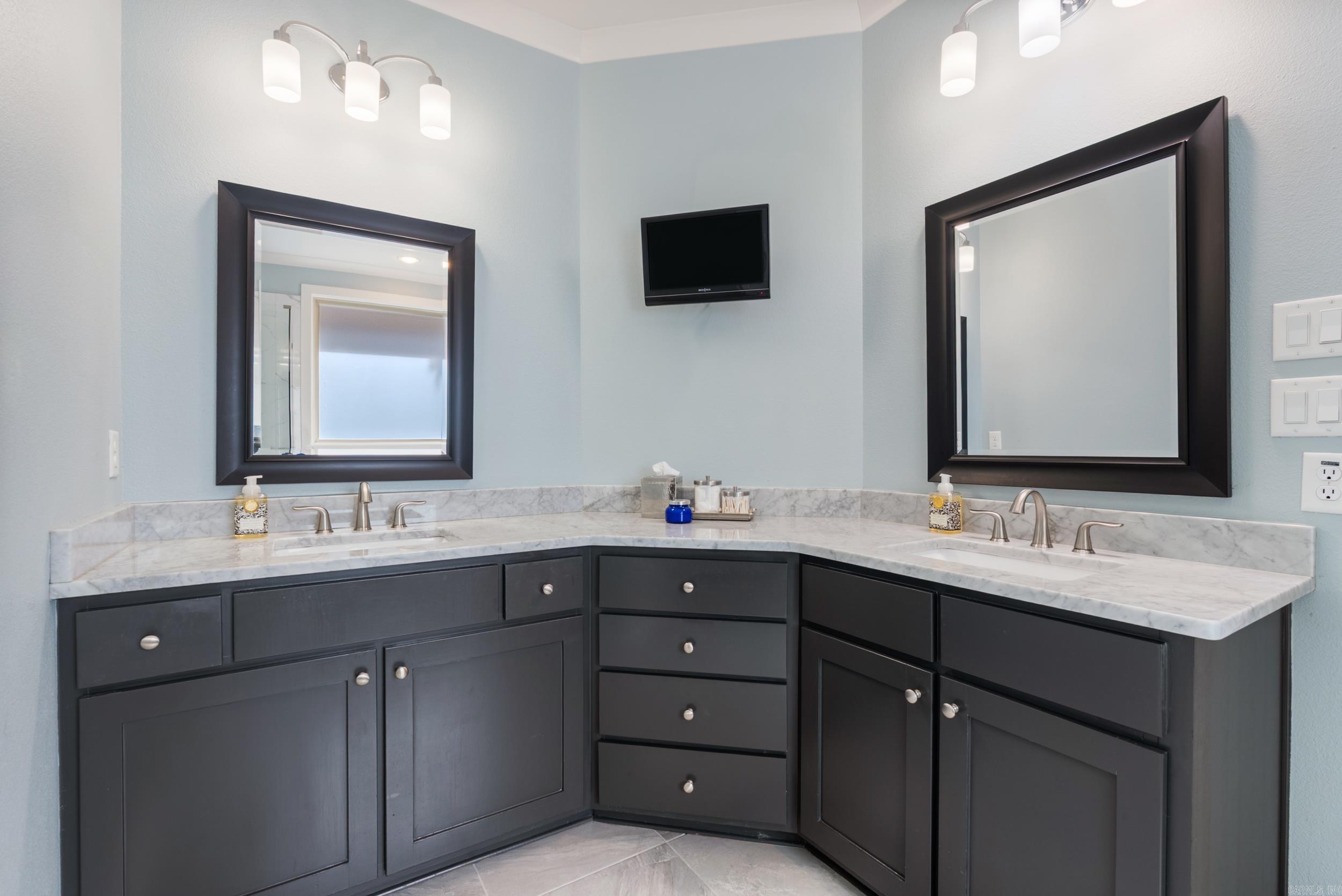 WOODLANDS EDGE - Residential