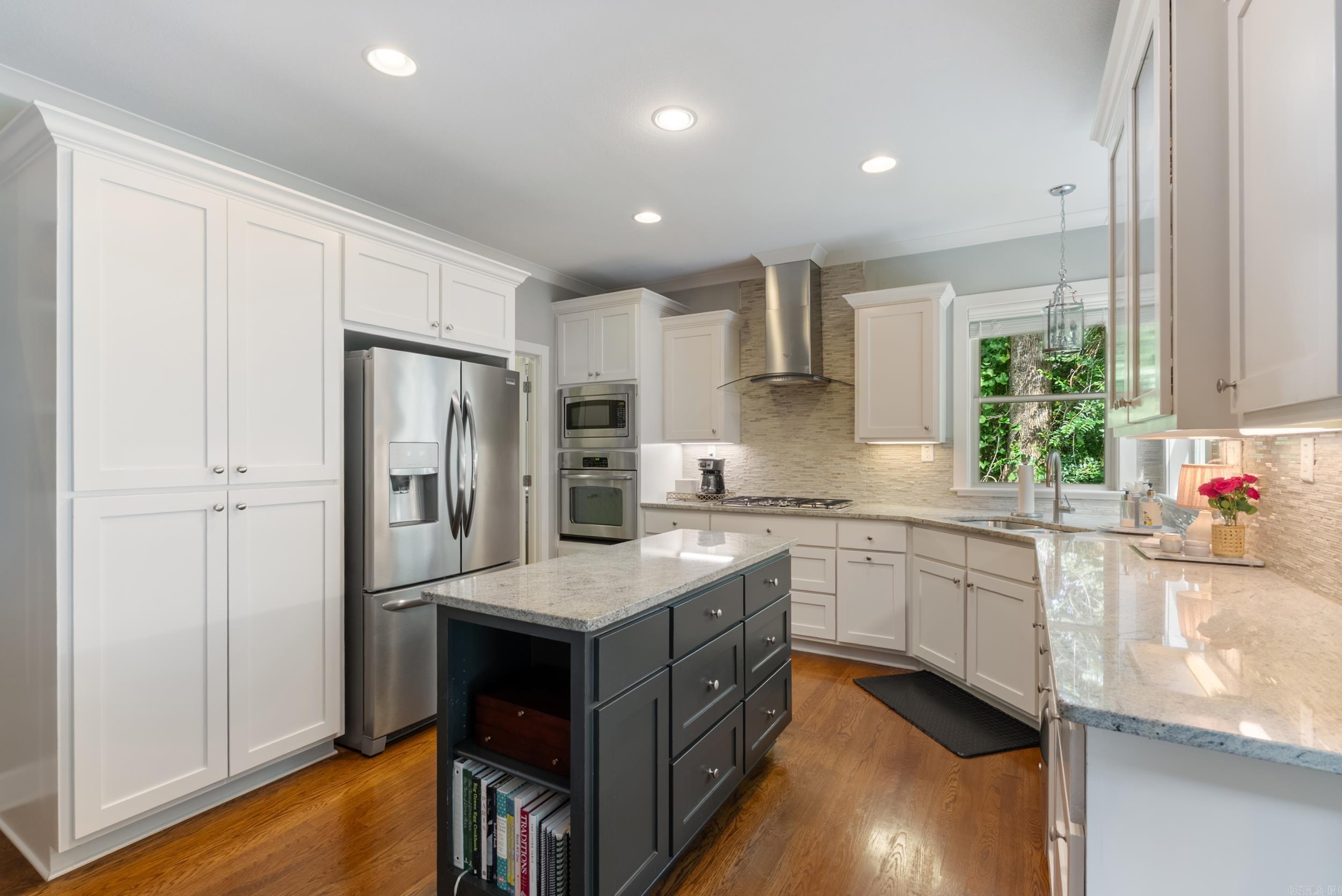 WOODLANDS EDGE - Residential