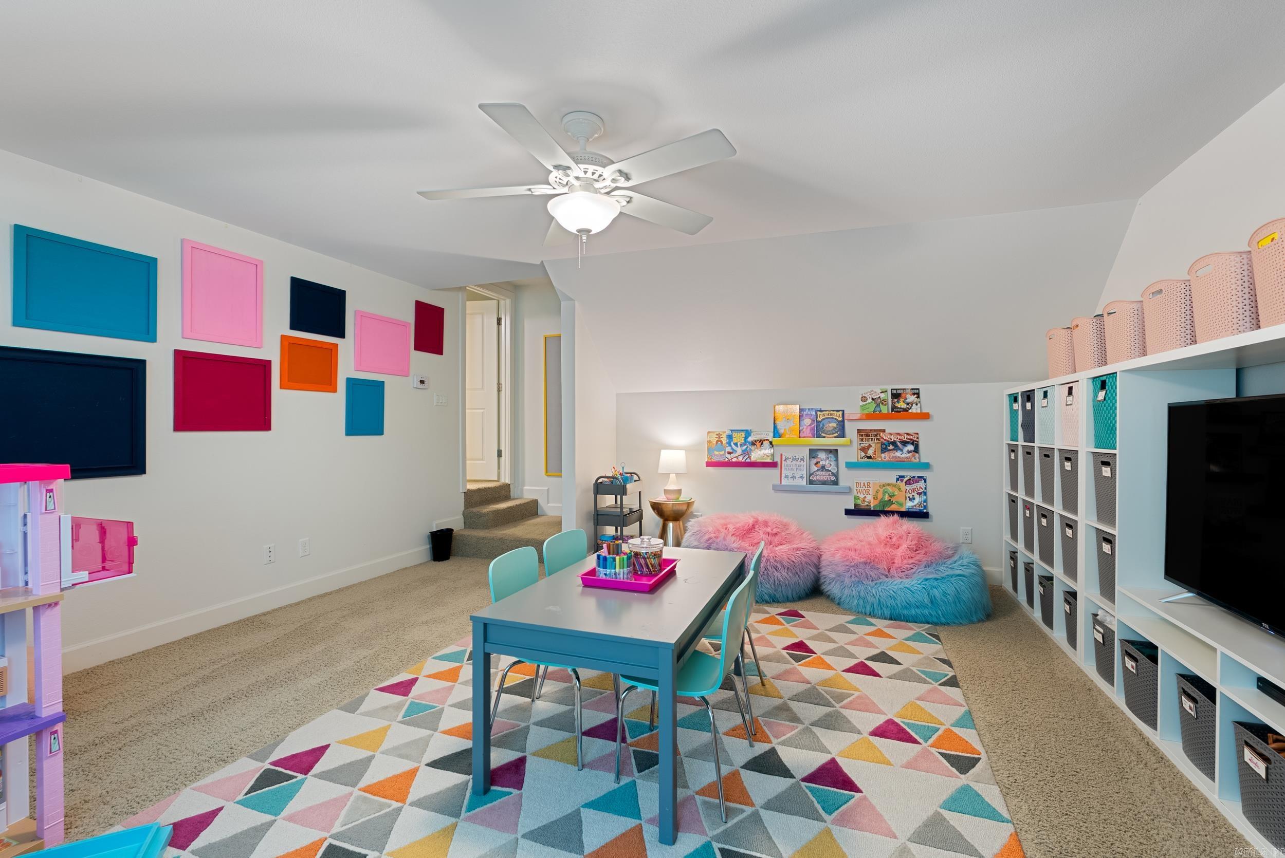 WOODLANDS EDGE - Residential