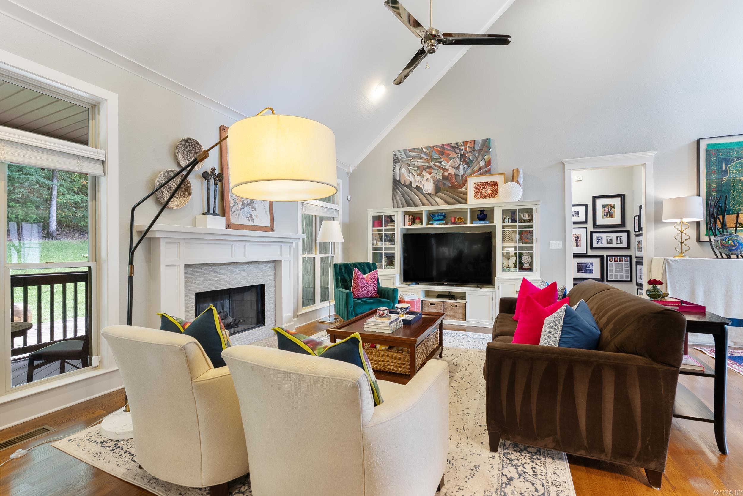 WOODLANDS EDGE - Residential