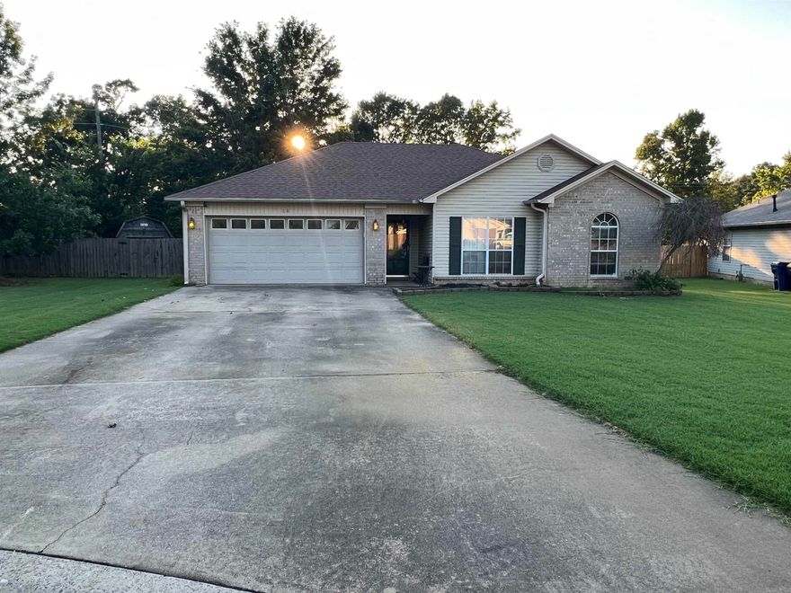 This 3 bedroom 2 bath home is nested in a quiet culdesac just minutes from Stagecoach Elementary in Blooming Ridge Subdivision.  Fully fenced back yard is one of the largest in the neighborhood with storage building that stays with the sell of the home.  Home features gas logs and tray ceiling in the living room, double closets and sinks in the master bathroom, extra storage that stays in the garage.  New water heater (2022) New Roof (2016)