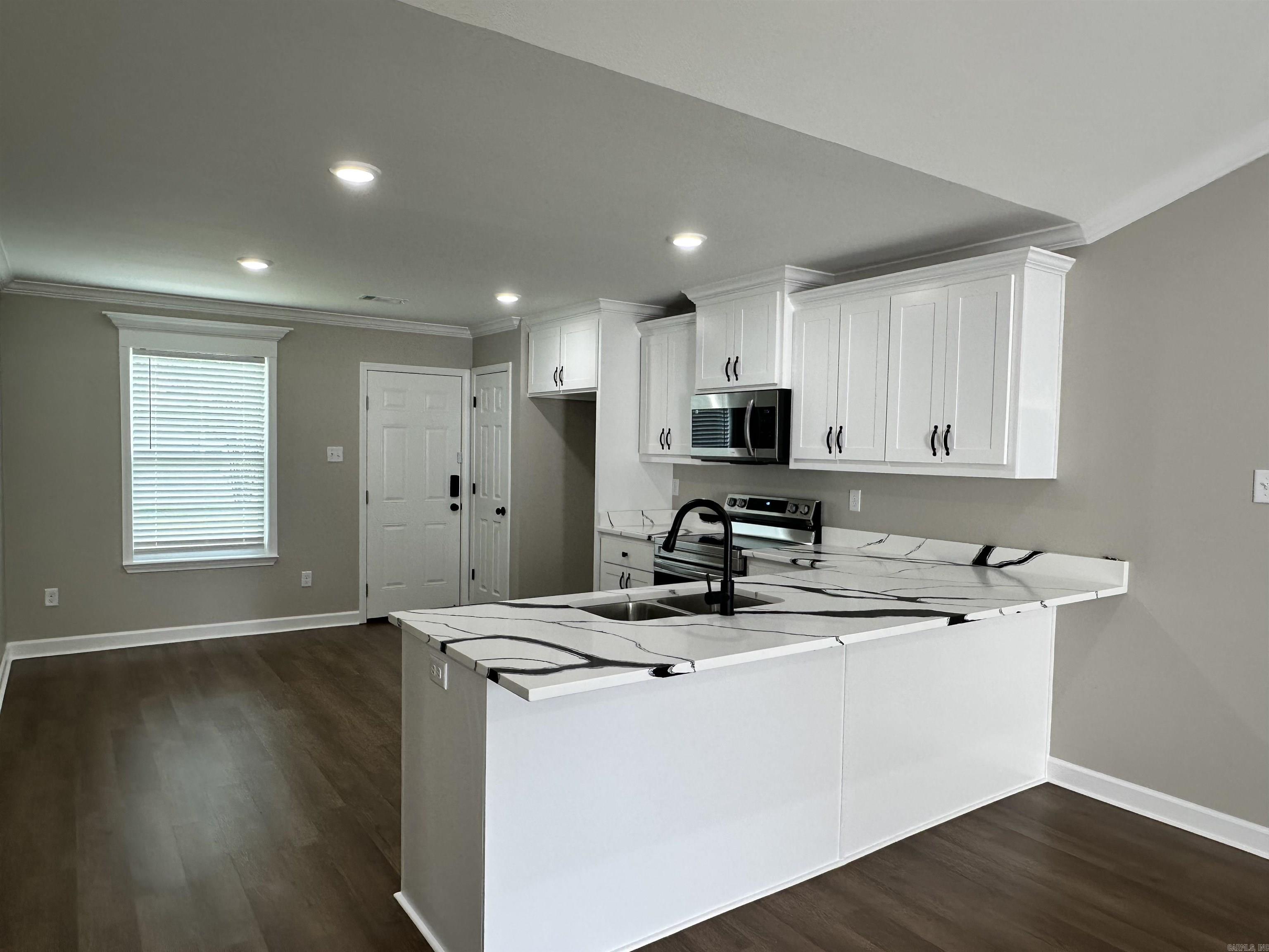 STONEWALL - Residential