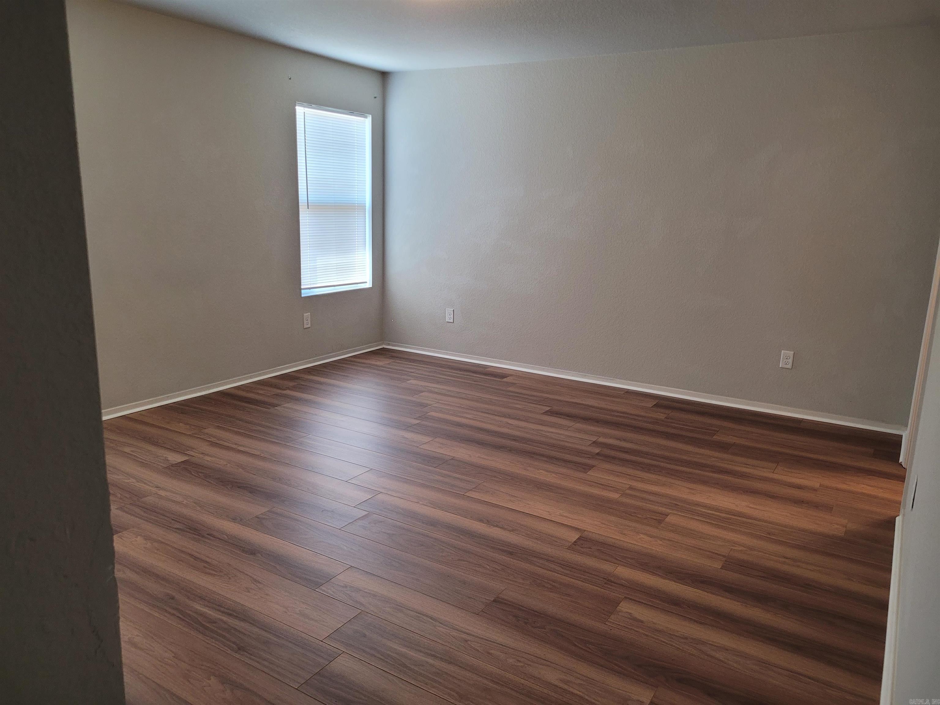 OAKLAND GROVE ESTATES - Residential Lease