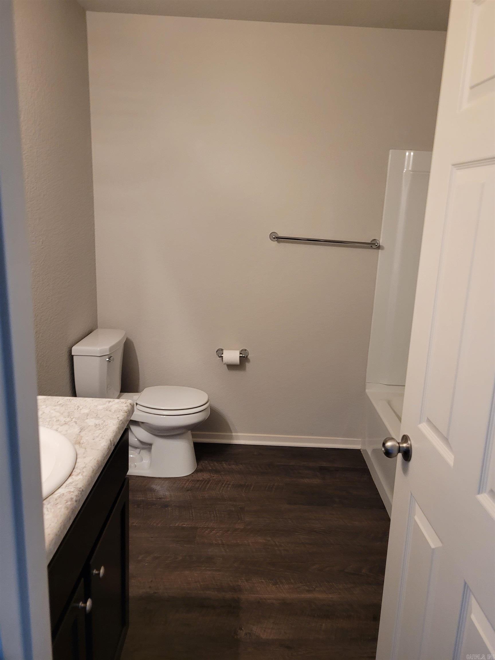 OAKLAND GROVE ESTATES - Residential Lease