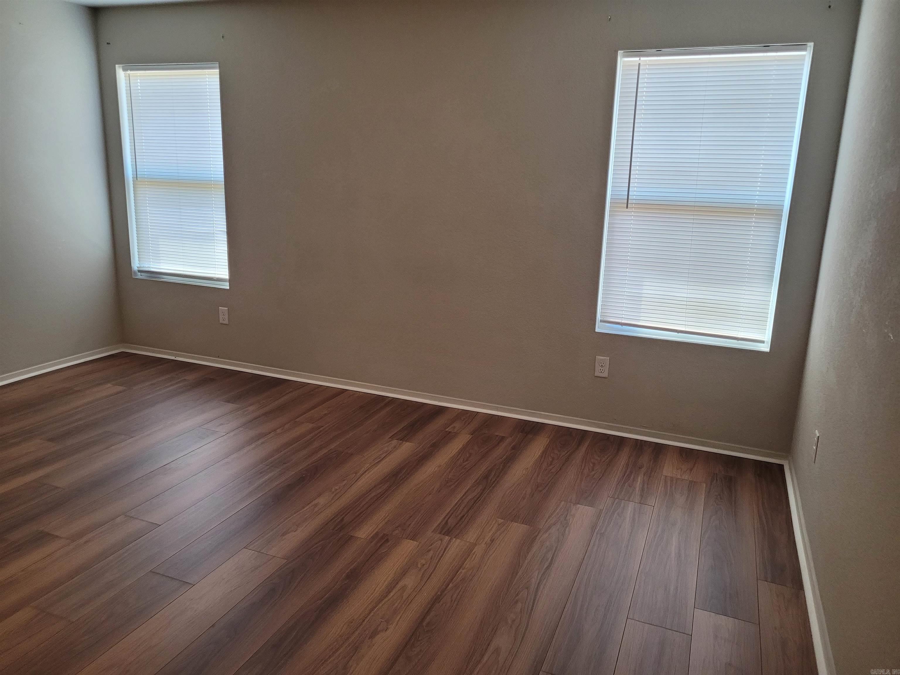 OAKLAND GROVE ESTATES - Residential Lease