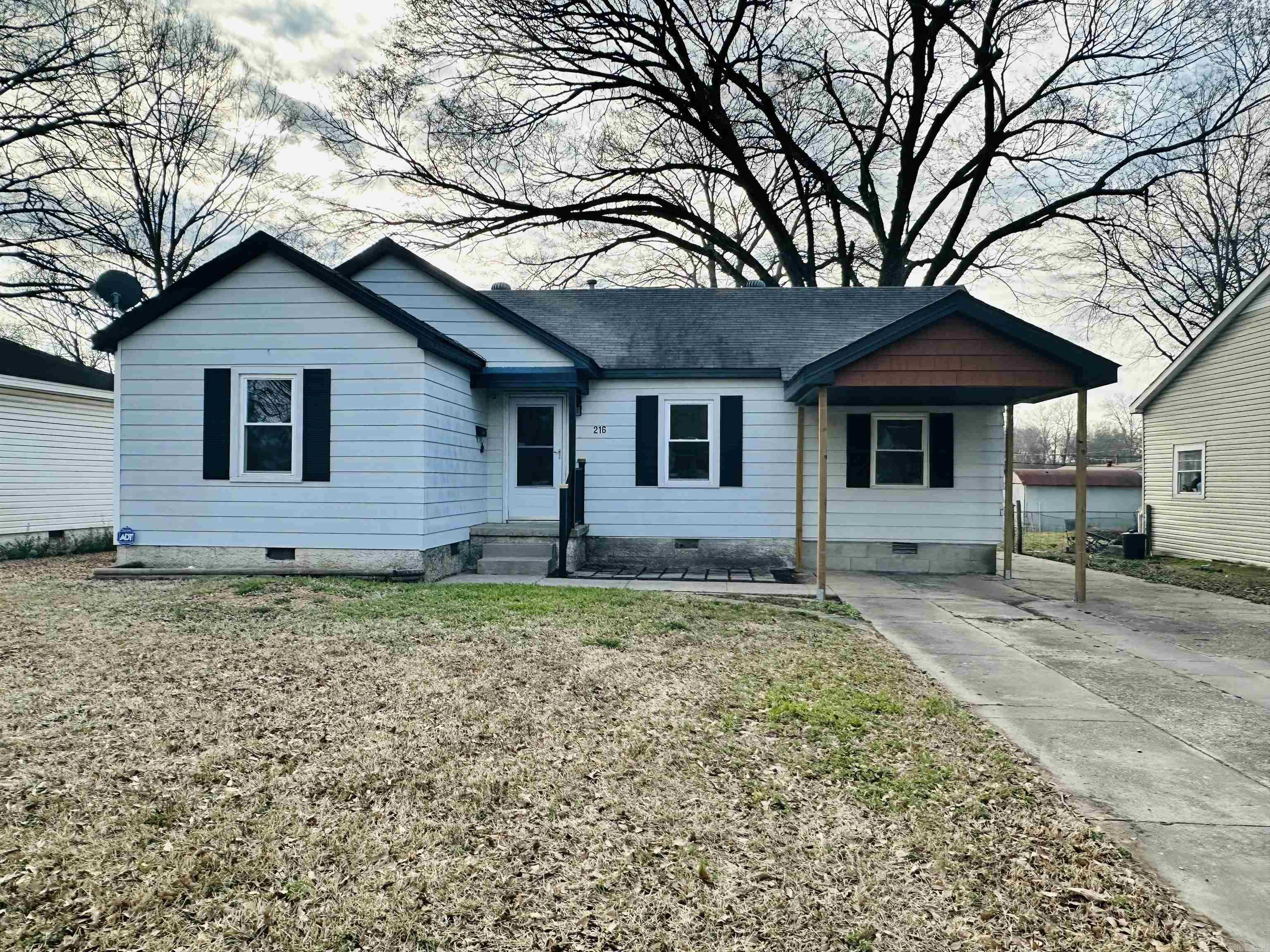 This property presents an excellent opportunity for investors and first time homebuyers. Located on a spacious, flat lot, this cute home is perfect for a new family. Featuring 3 bedrooms, 1 1/2 bathrooms, and an eat in kitchen, it offers a comfortable living space. The property retains some original hardwood floors, which are in excellent condition. The large backyard boasts a covered porch, perfect for relaxing on warm summer evenings. Ideally situated near Caldwell Elementary, easy interstate access, shopping and restaurants, this home is a prime find. Schedule a showing today and make this house our own.