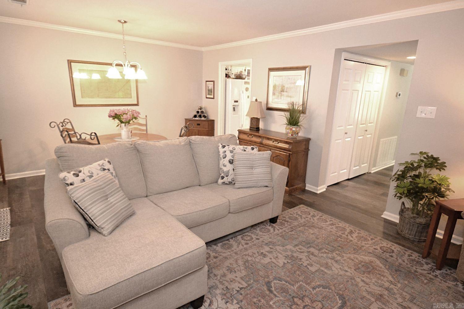 ANDOVER SQUARE - Residential