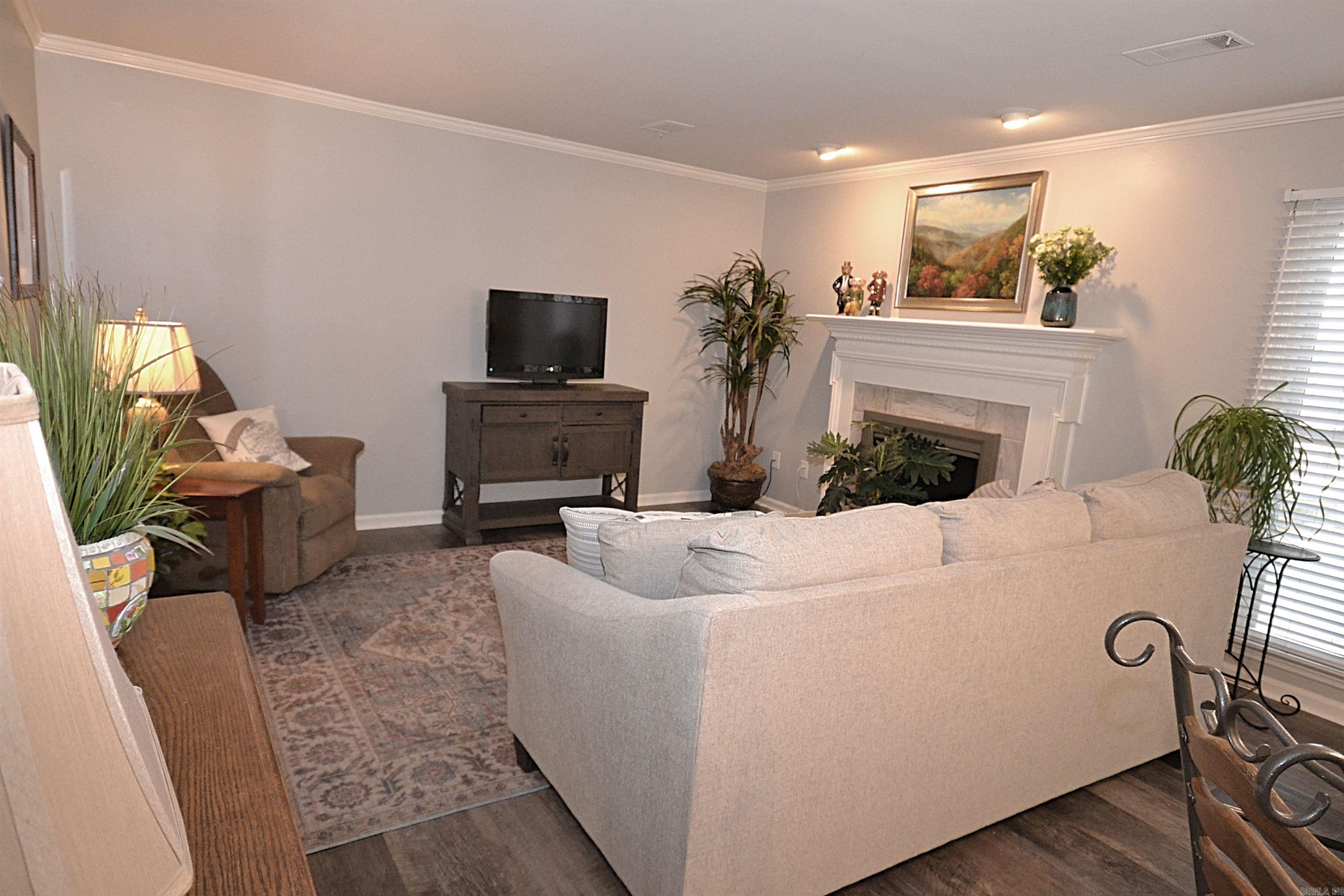 ANDOVER SQUARE - Residential