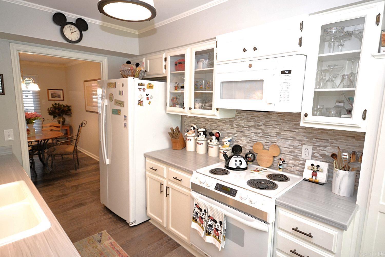 ANDOVER SQUARE - Residential