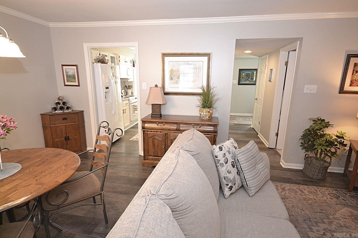 ANDOVER SQUARE - Residential