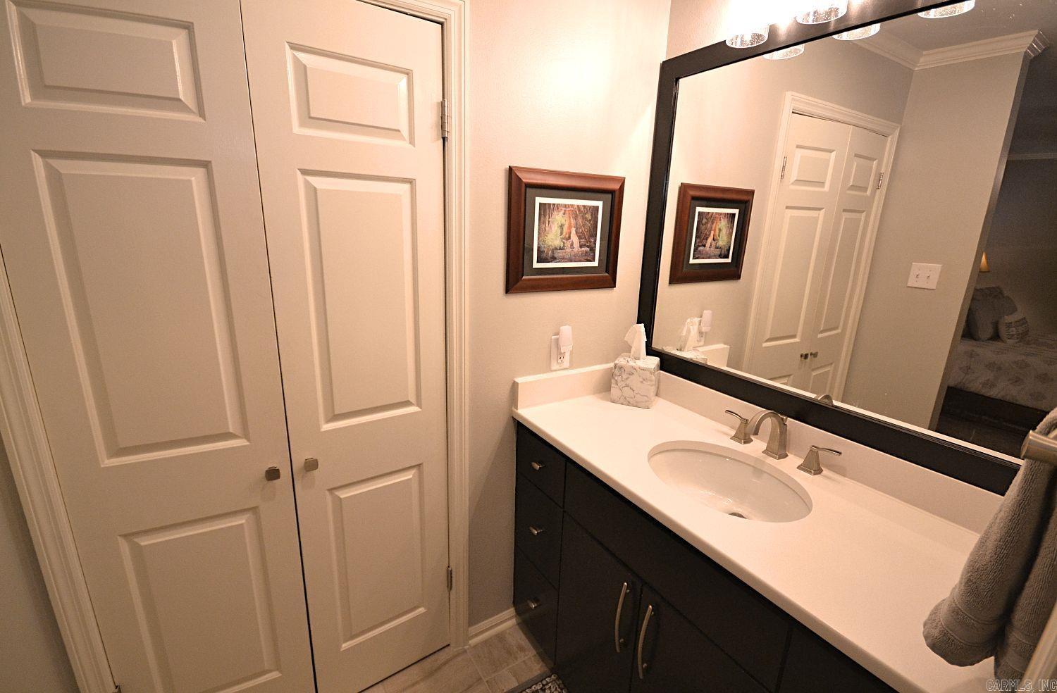 ANDOVER SQUARE - Residential