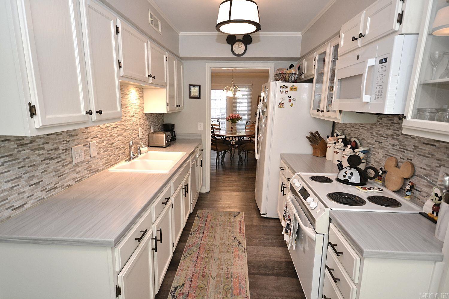 ANDOVER SQUARE - Residential