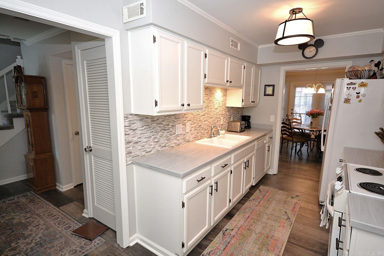 ANDOVER SQUARE - Residential