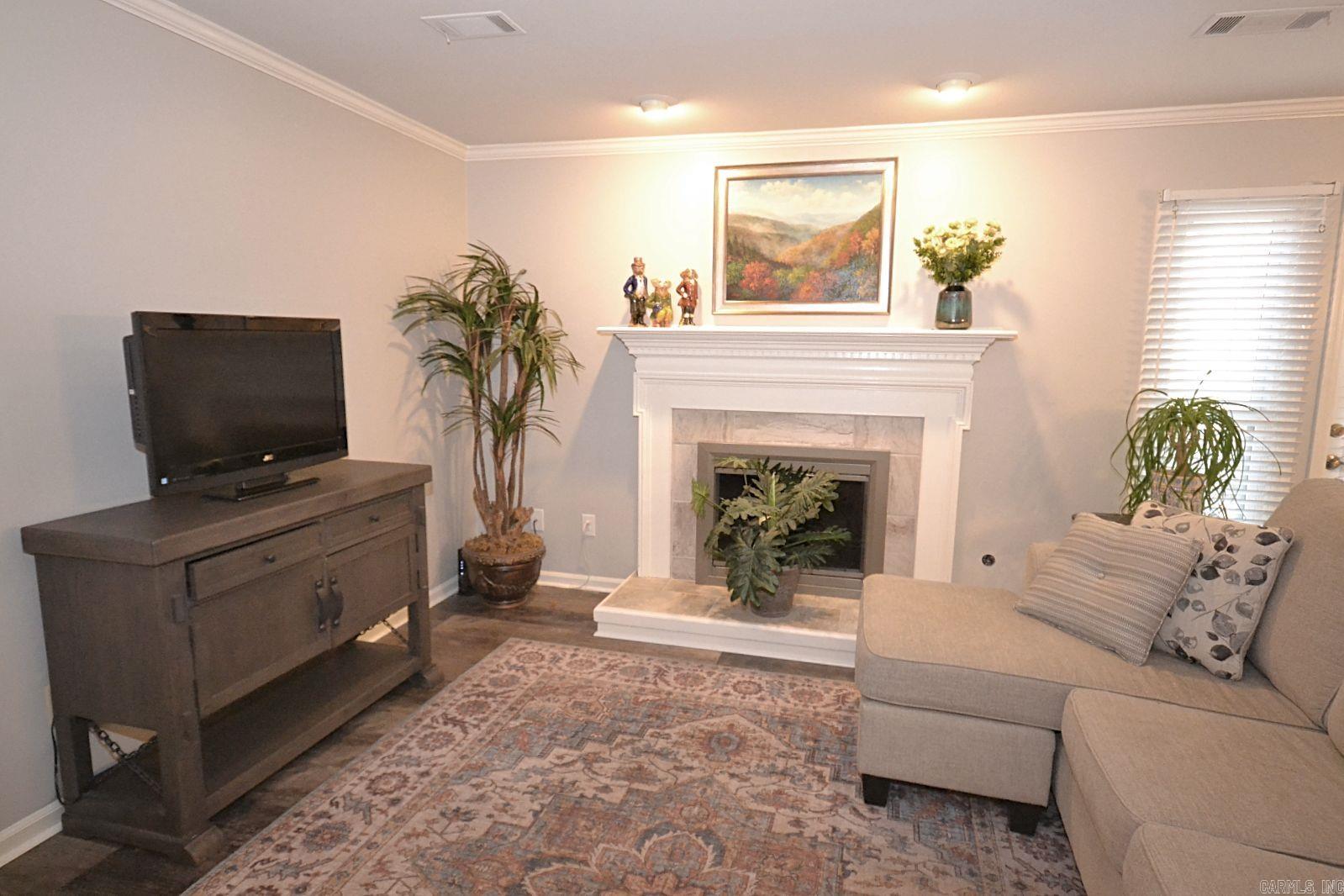 ANDOVER SQUARE - Residential