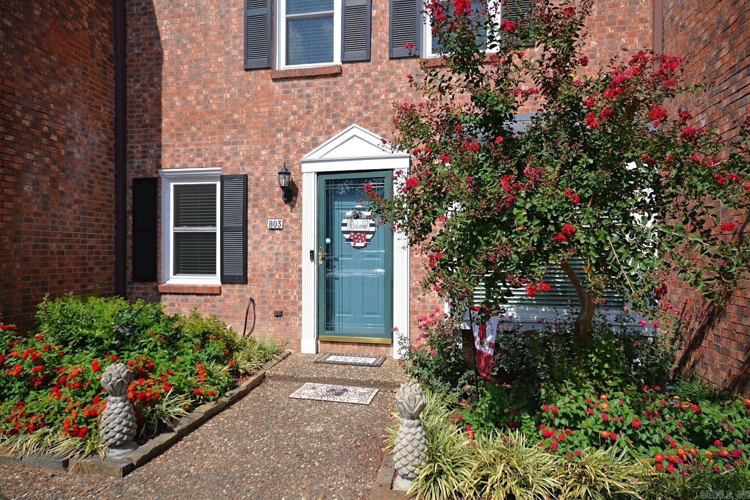 ANDOVER SQUARE - Residential