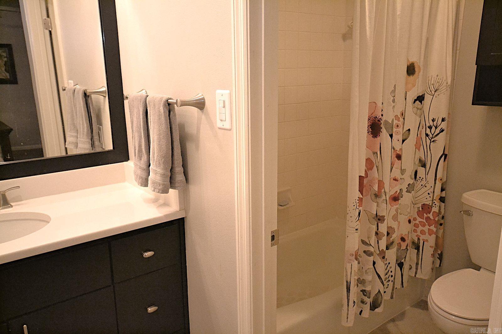 ANDOVER SQUARE - Residential