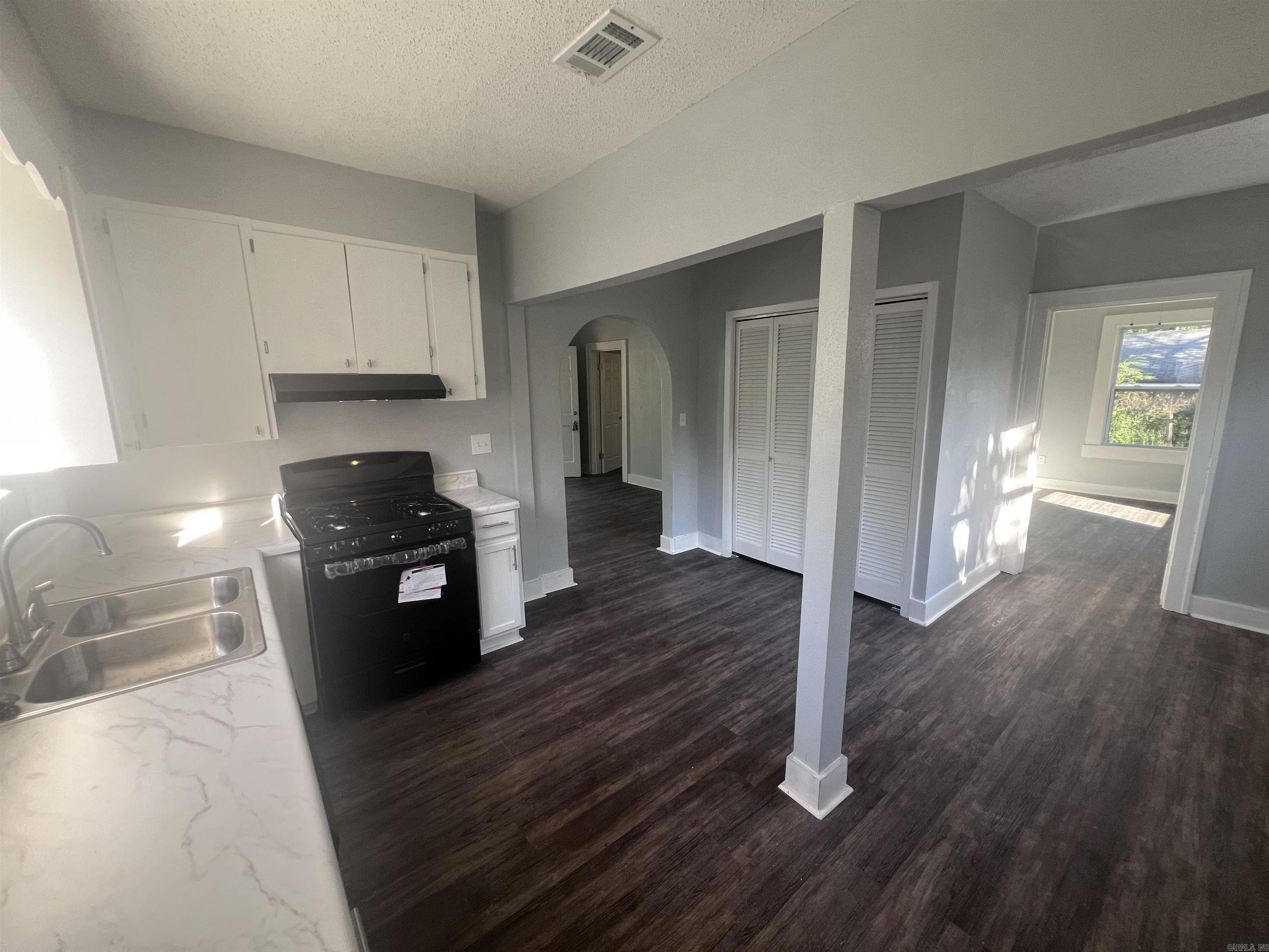 Barrow John - Residential Lease
