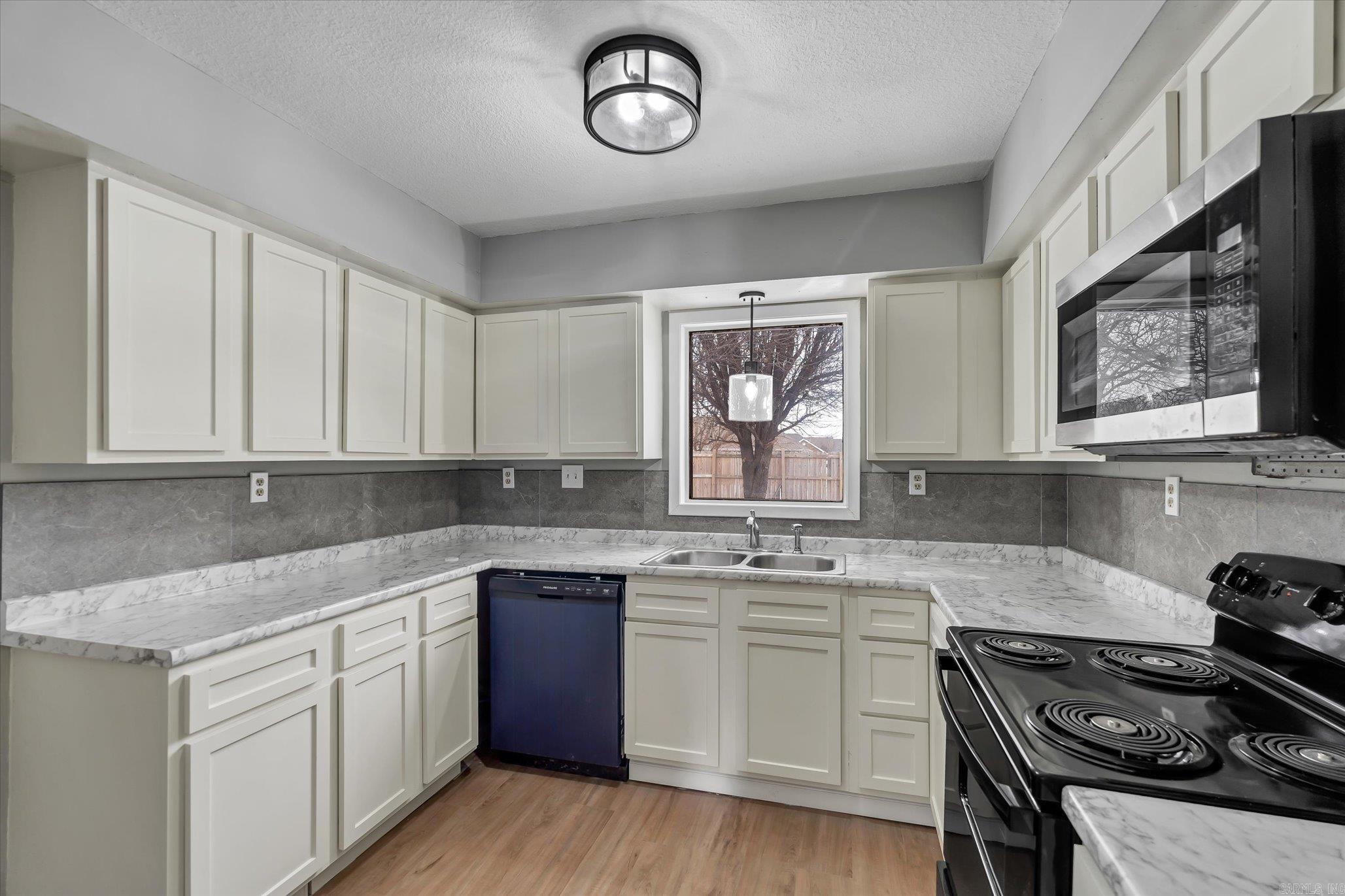 Criss 2nd - Residential