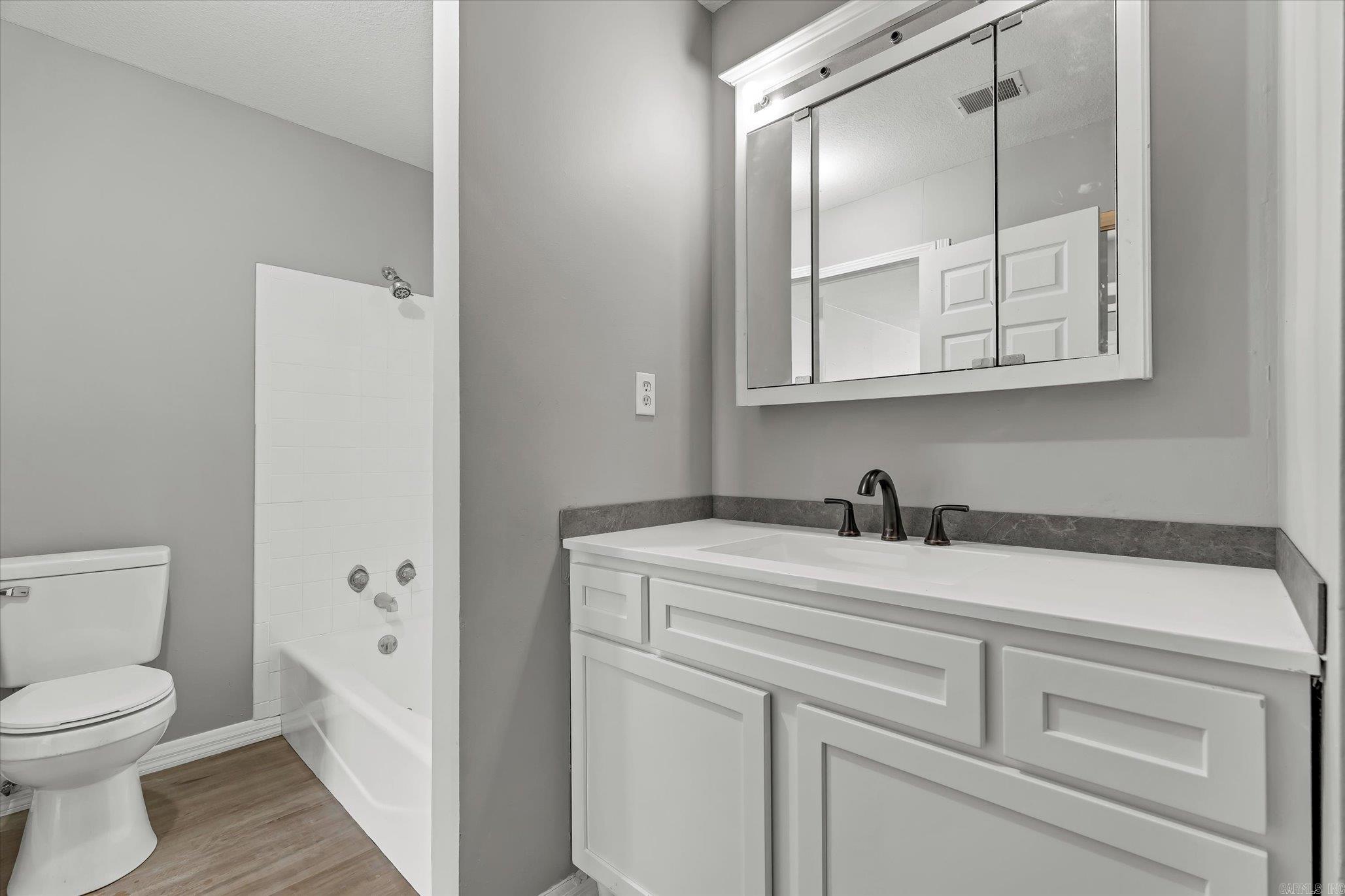 Criss 2nd - Residential