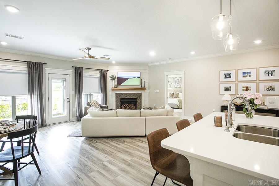 CARNAHAN VILLAGE SUB - Residential