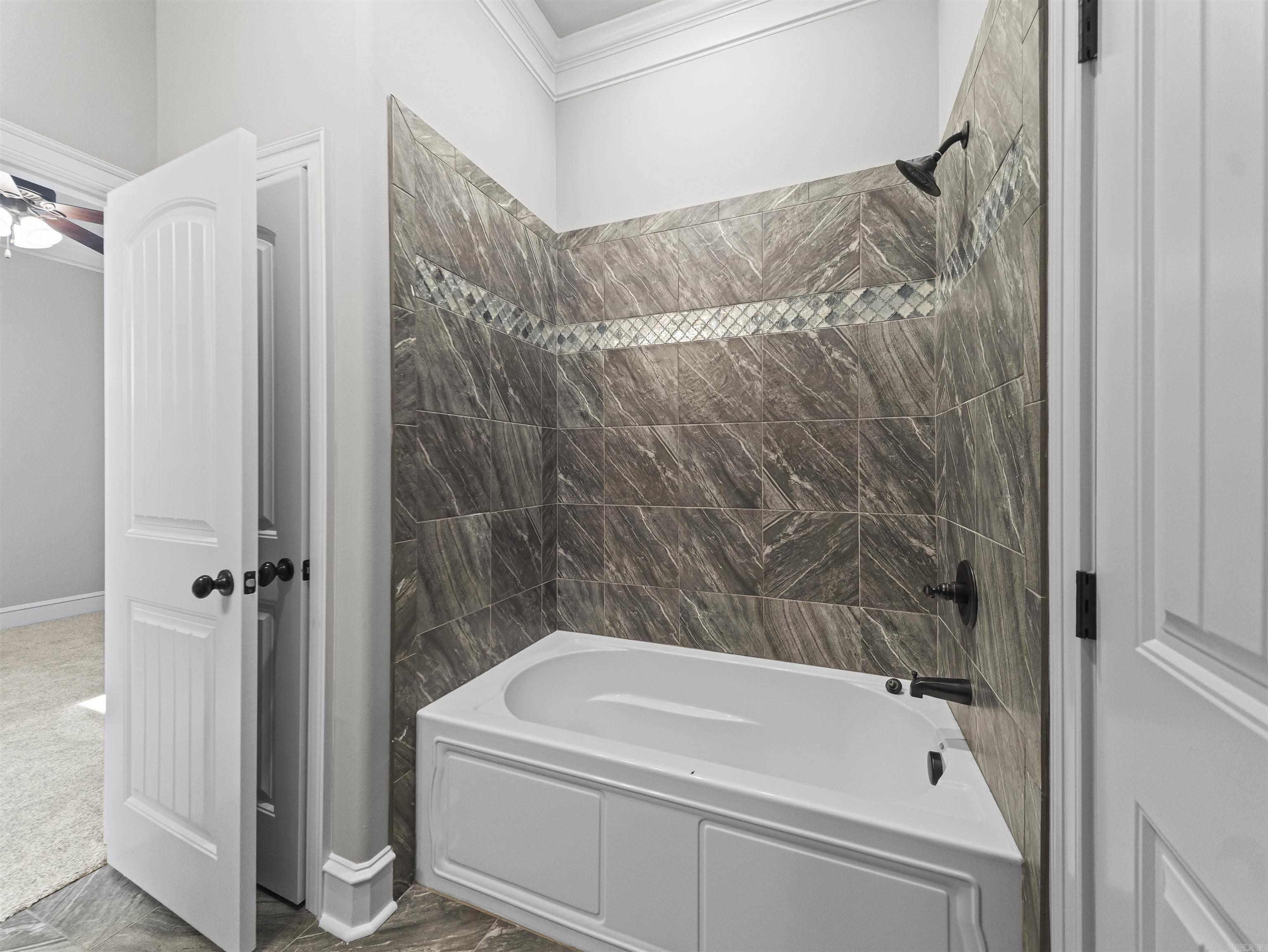 ARLINGTON PARK - Residential