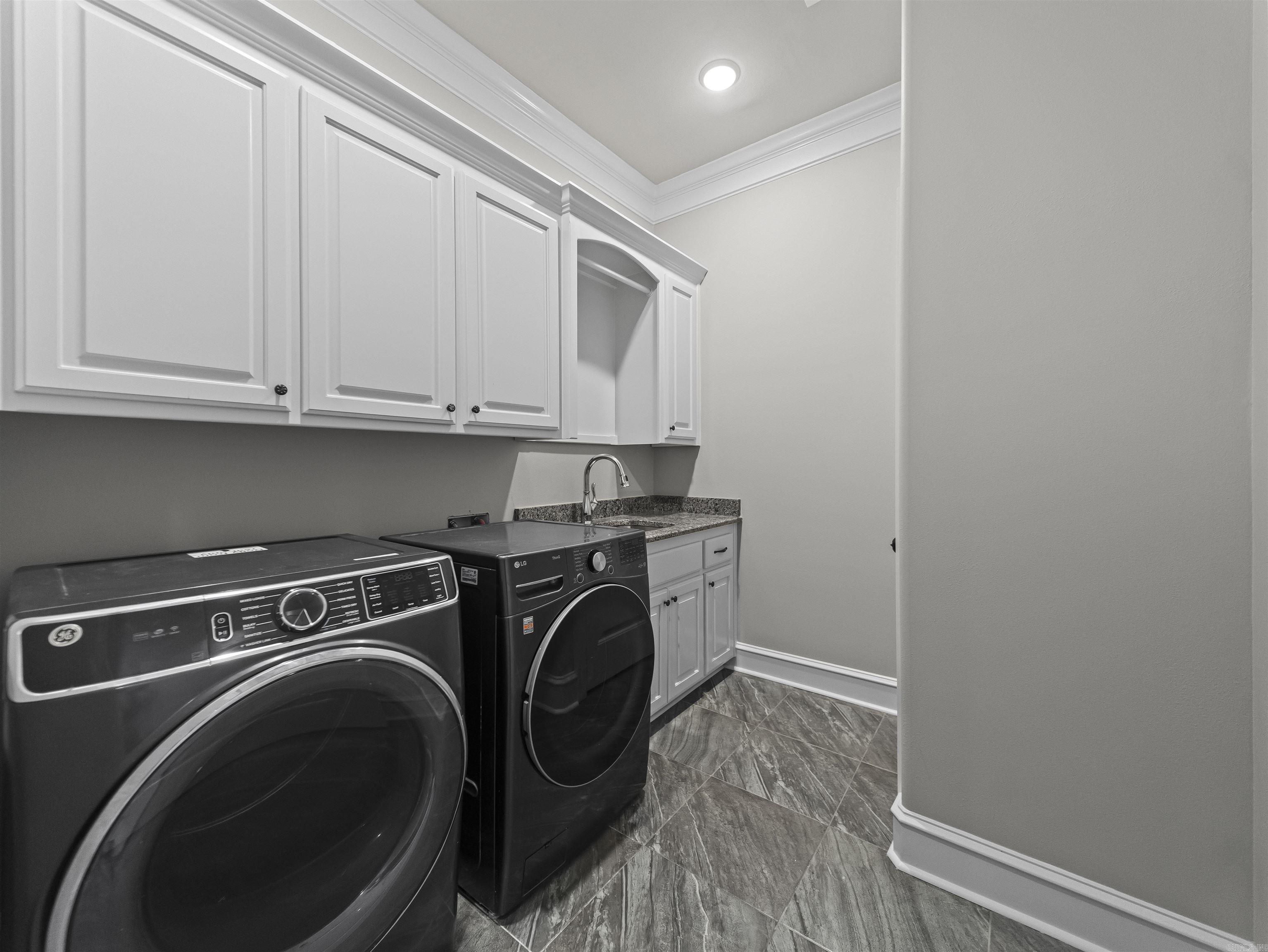 ARLINGTON PARK - Residential