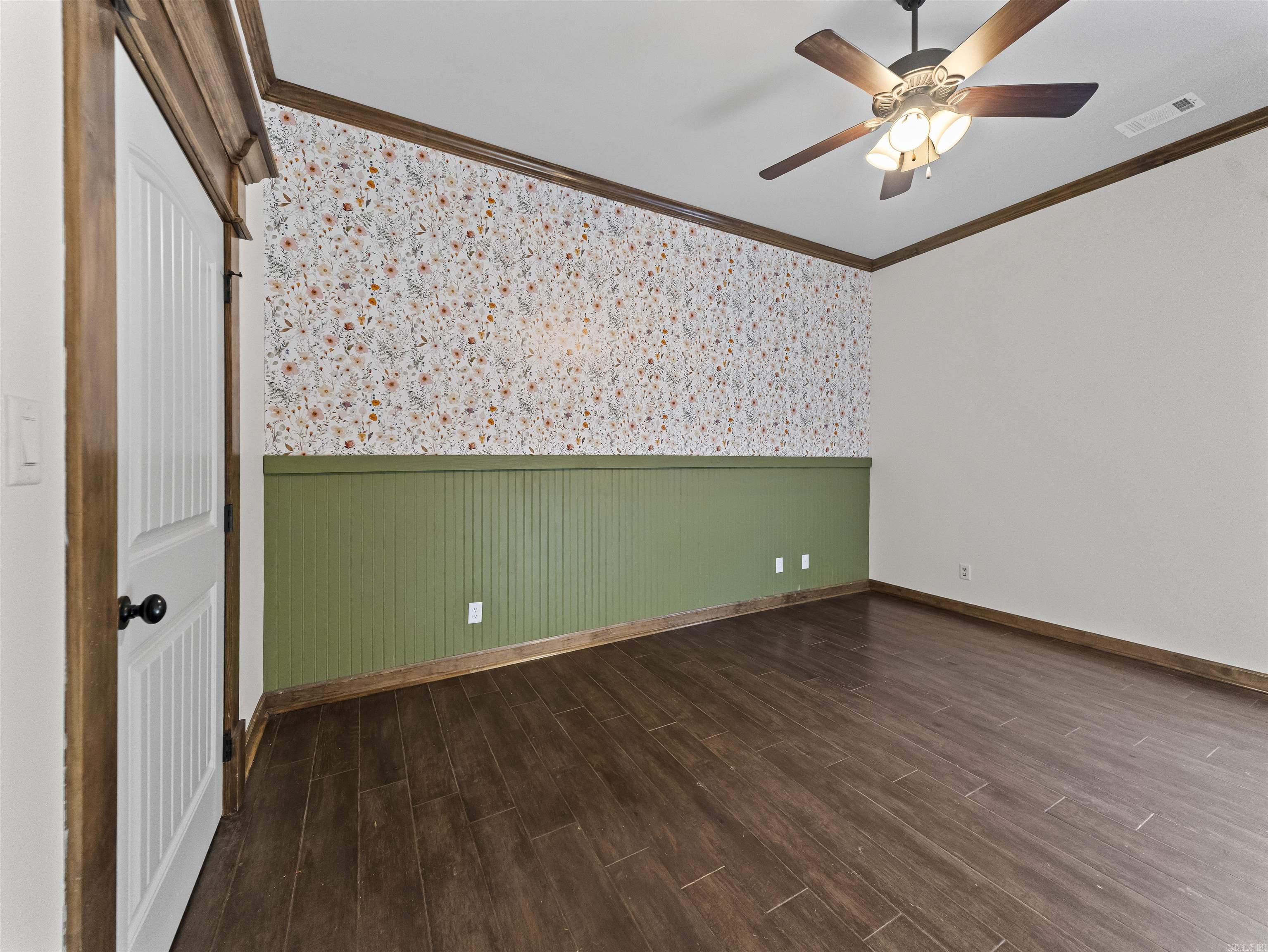 ARLINGTON PARK - Residential