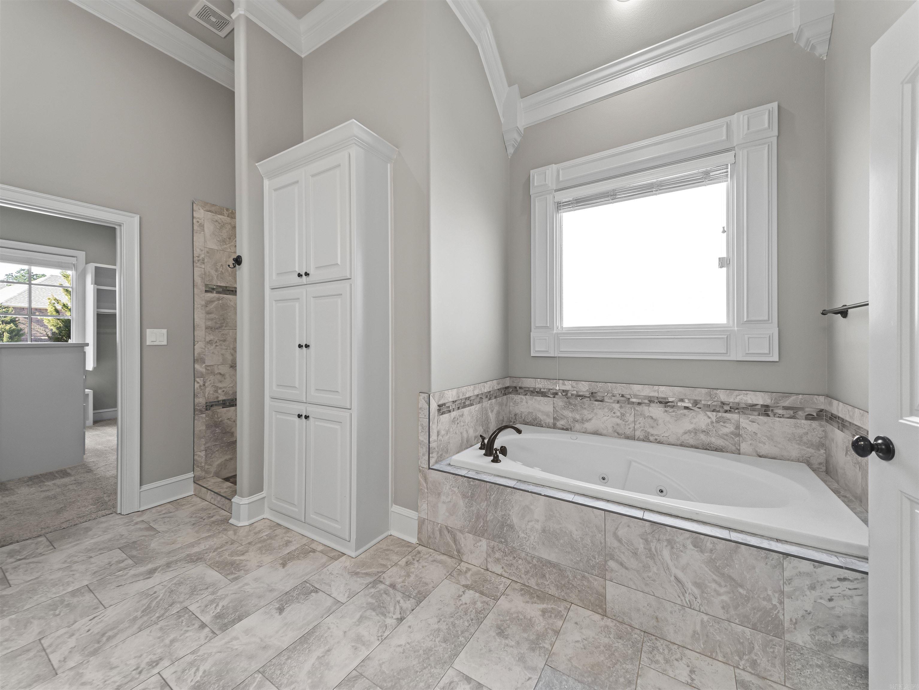 ARLINGTON PARK - Residential