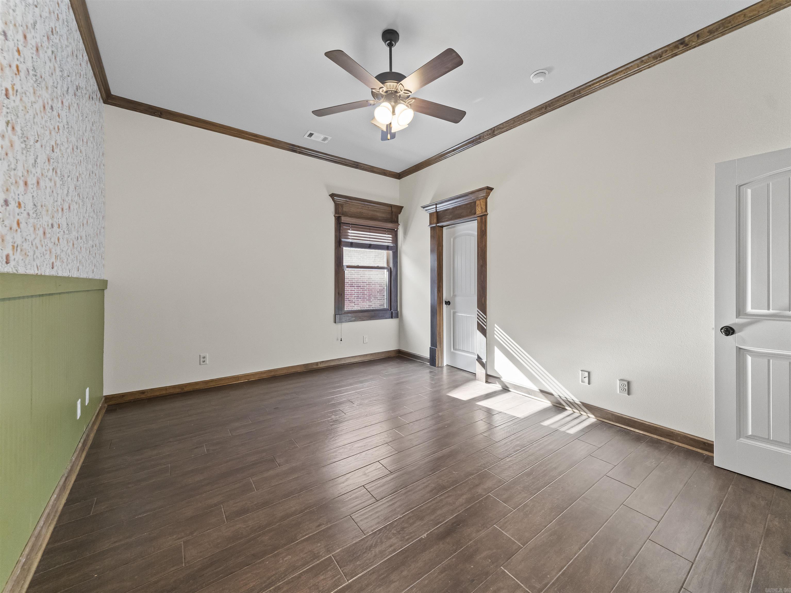 ARLINGTON PARK - Residential