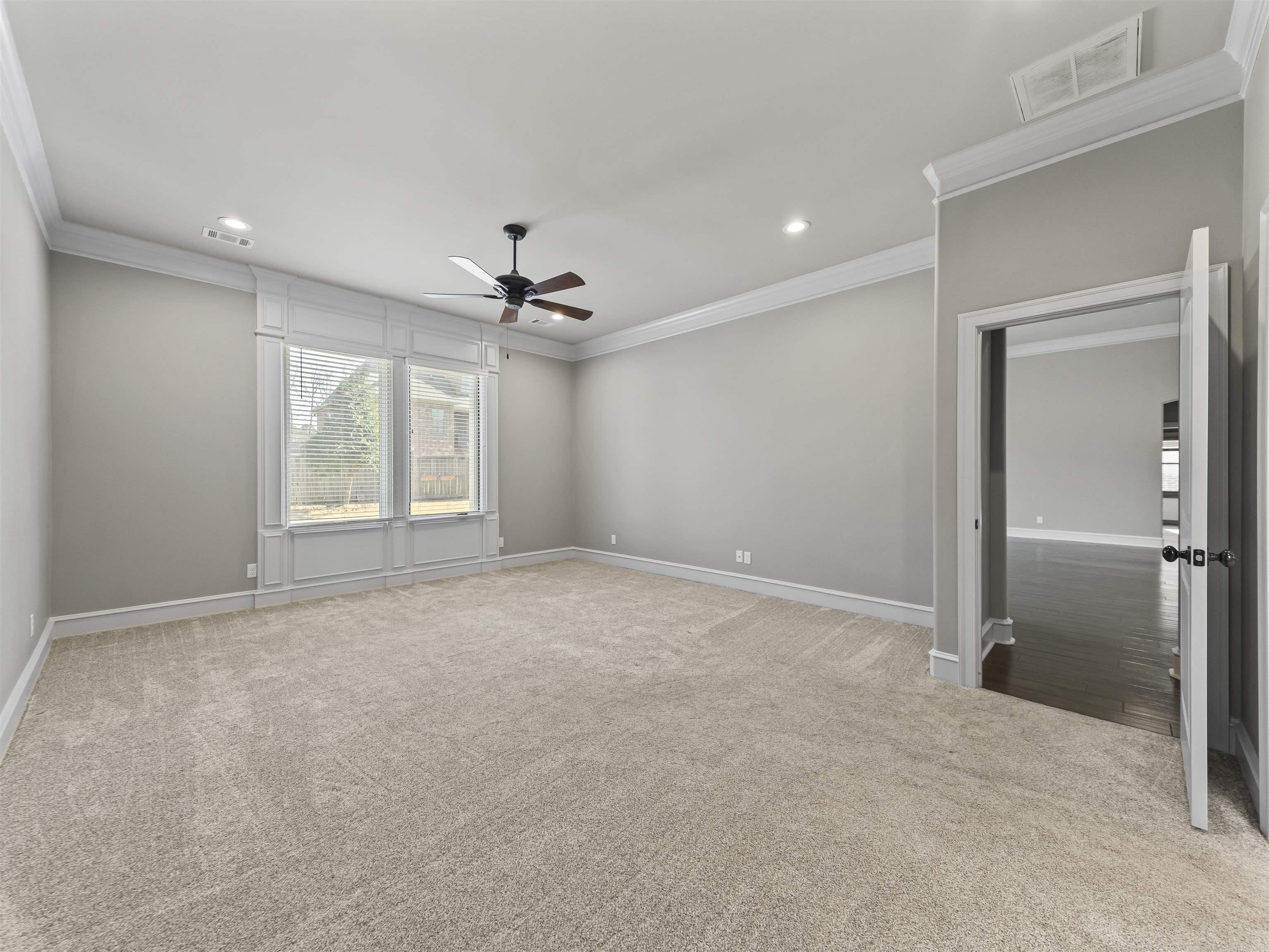 ARLINGTON PARK - Residential