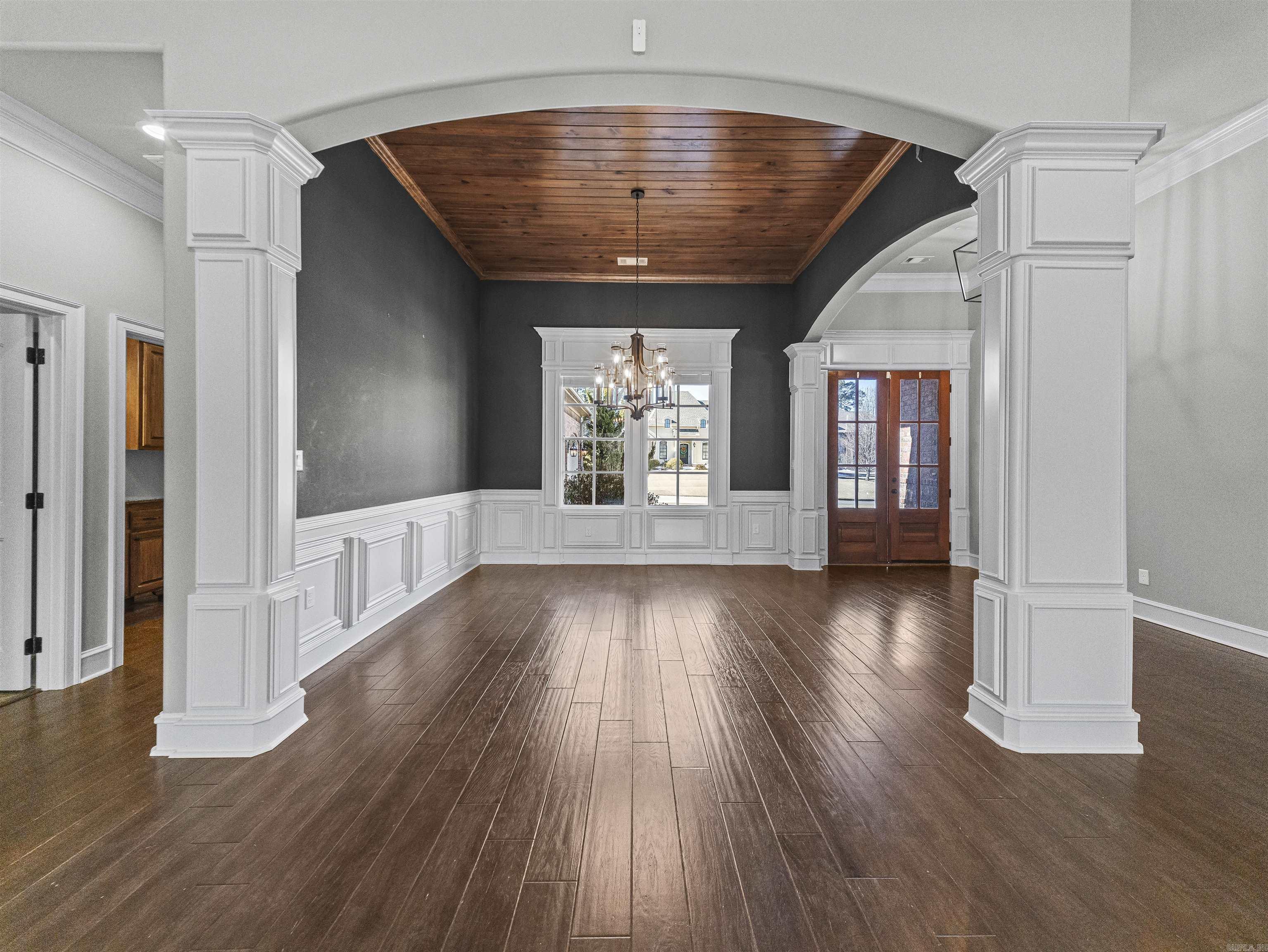 ARLINGTON PARK - Residential