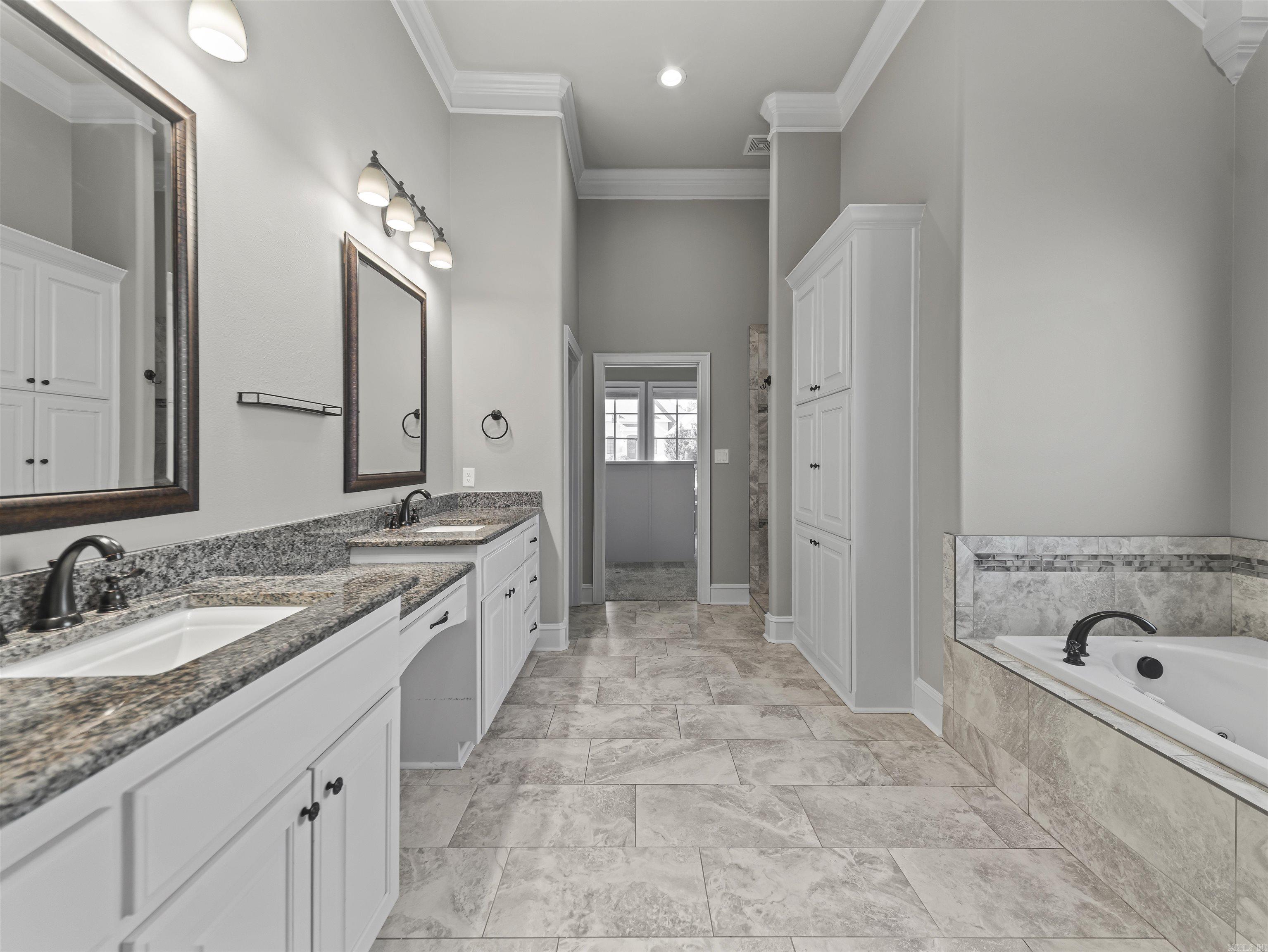 ARLINGTON PARK - Residential