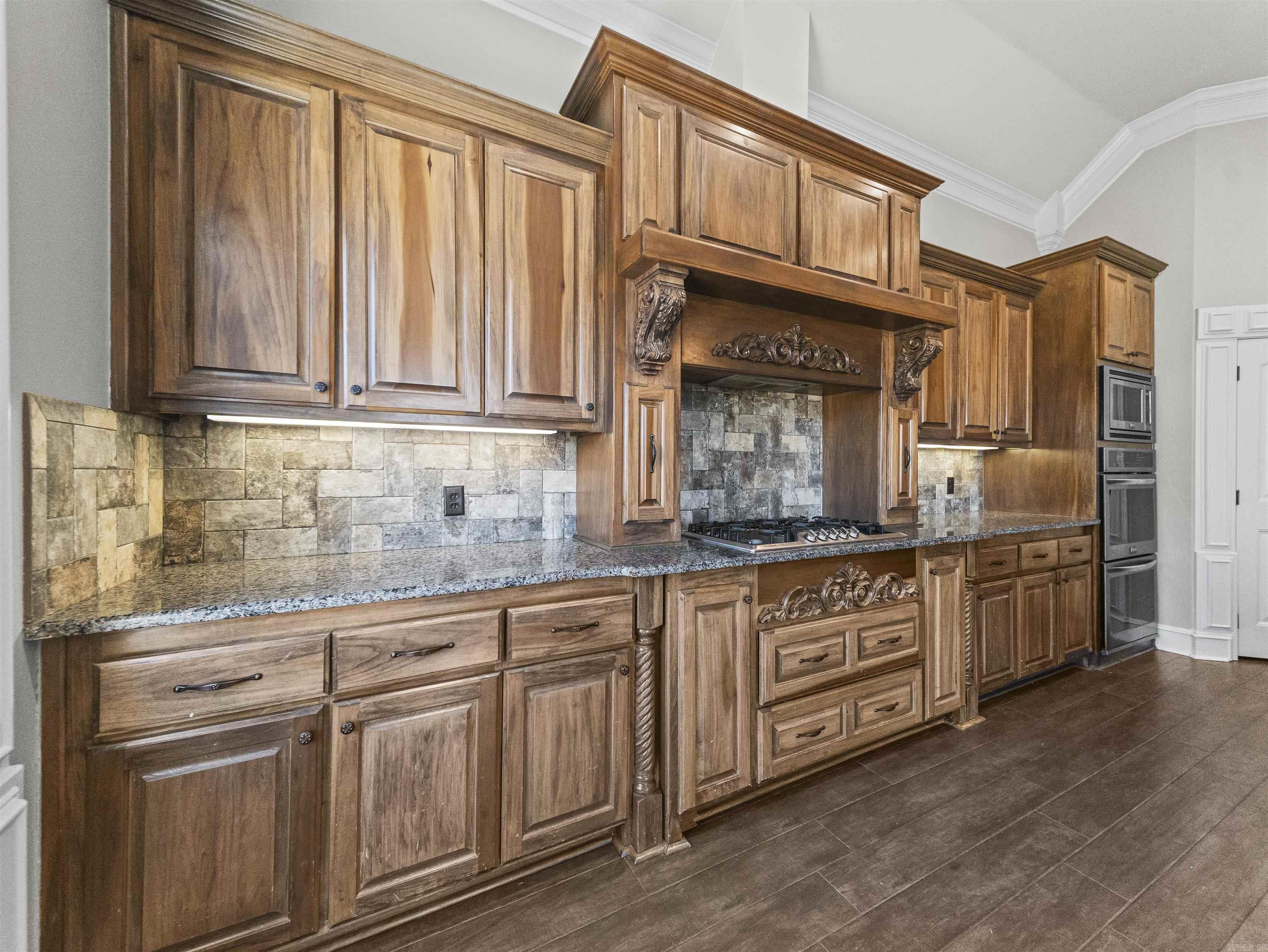 ARLINGTON PARK - Residential