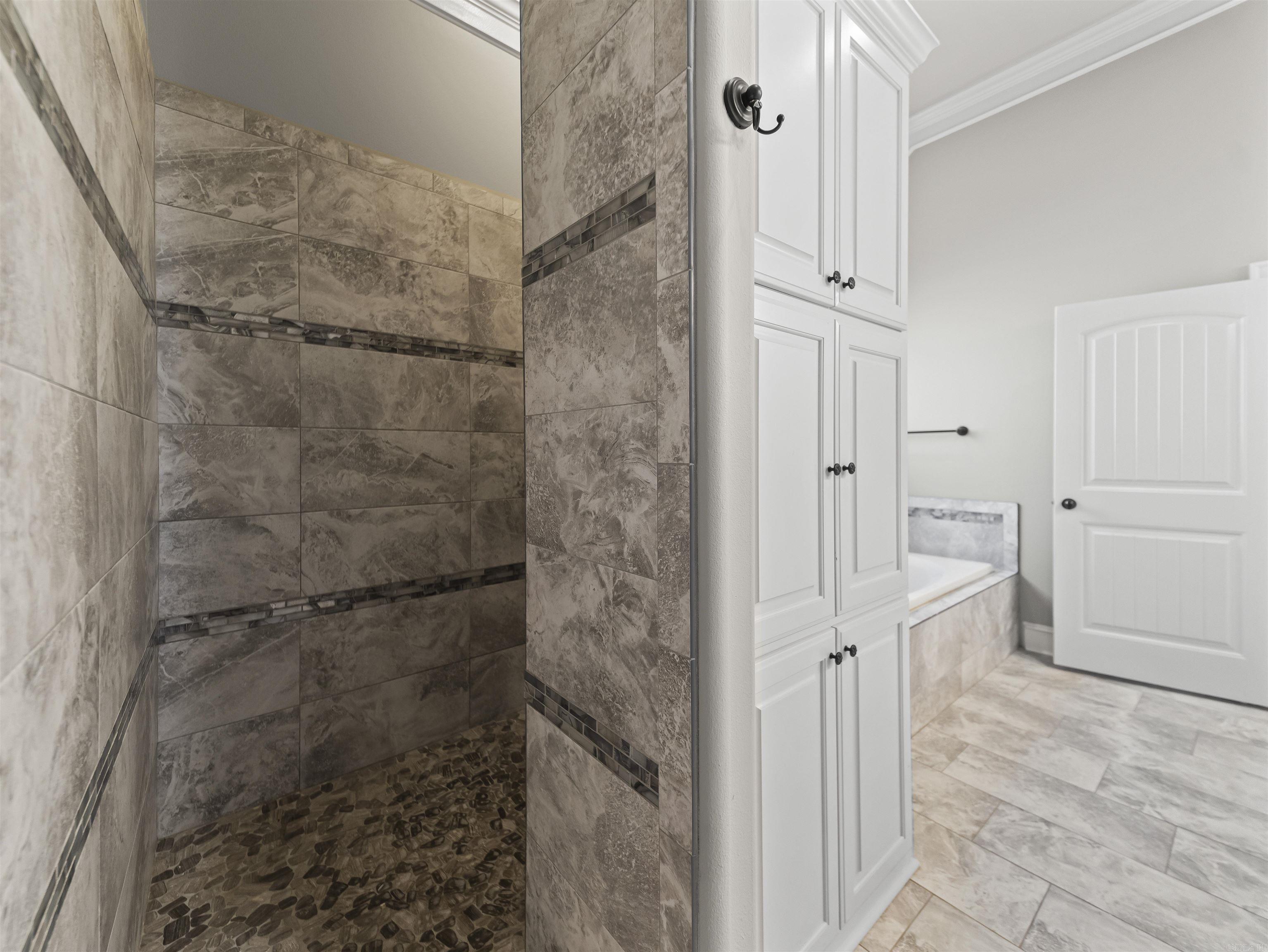 ARLINGTON PARK - Residential