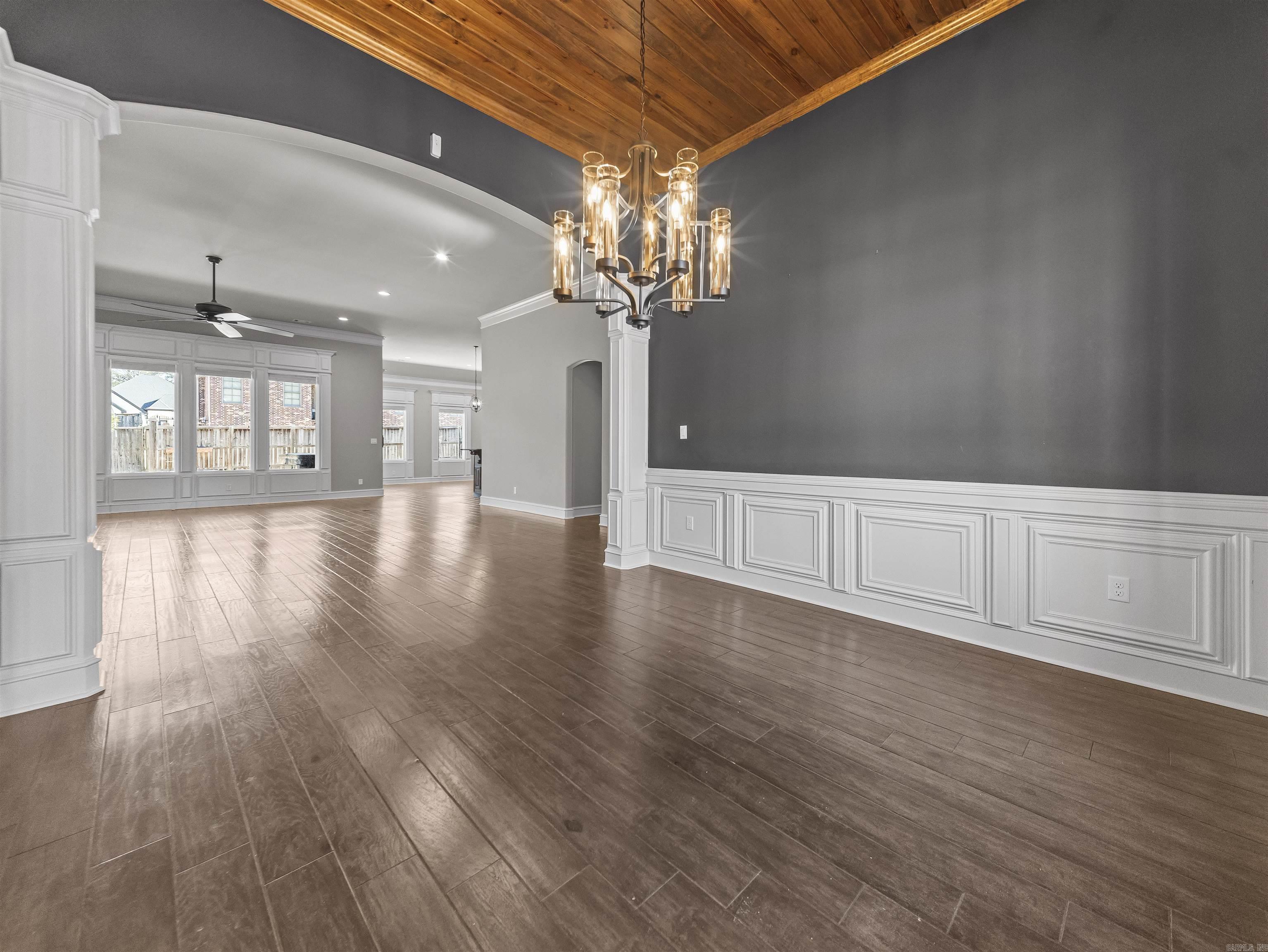 ARLINGTON PARK - Residential