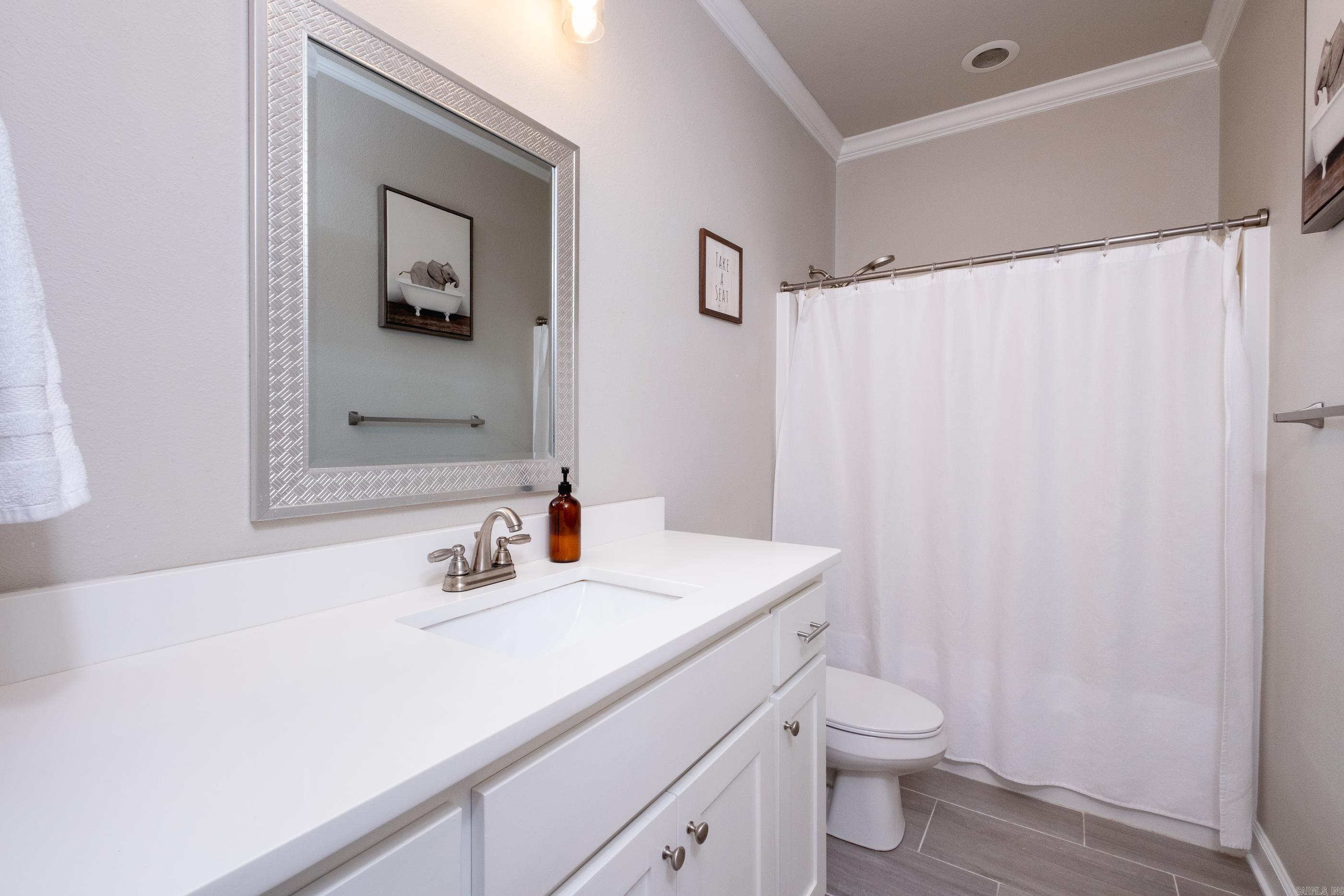 PINEWOOD ESTATES - Residential