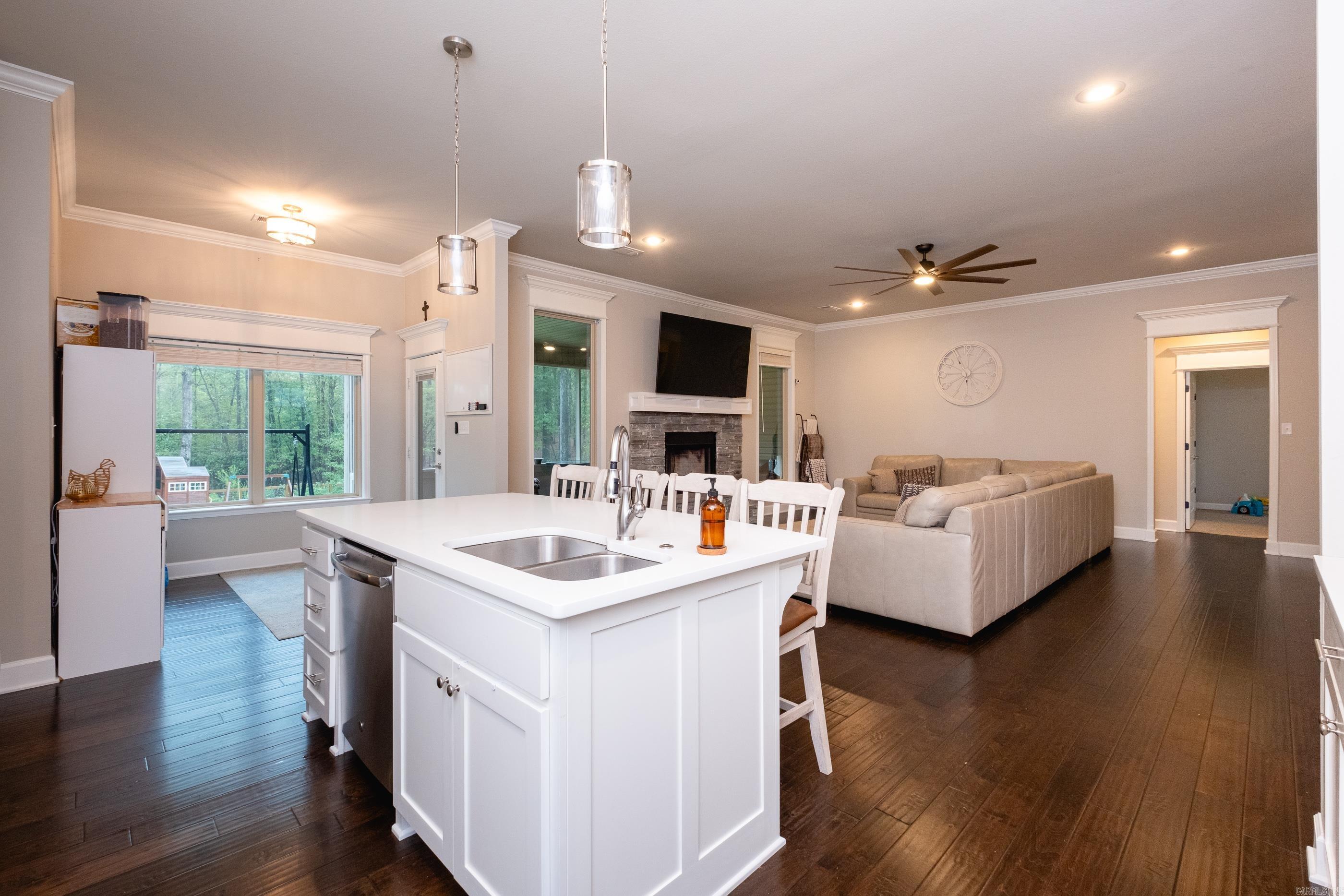 PINEWOOD ESTATES - Residential