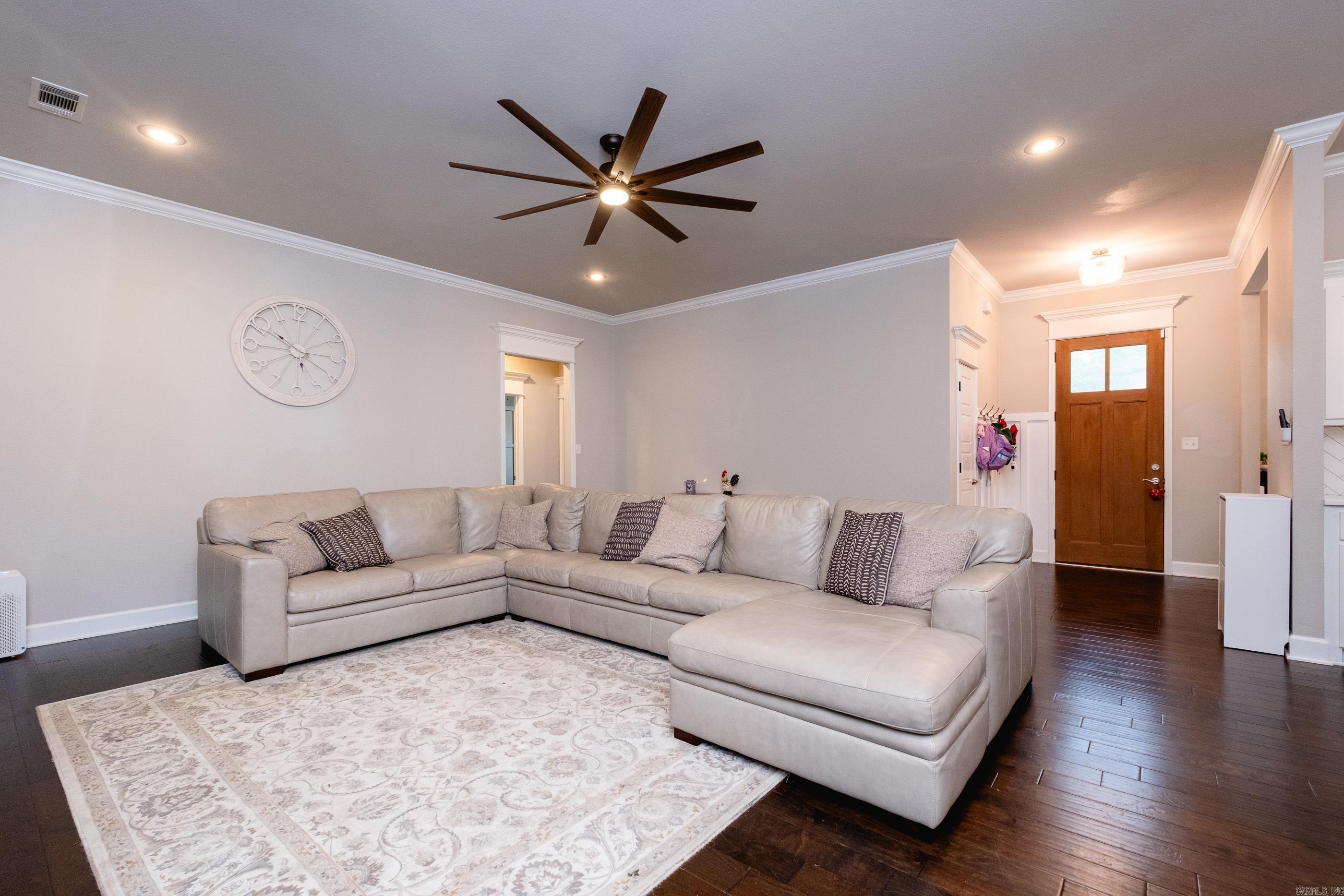 PINEWOOD ESTATES - Residential